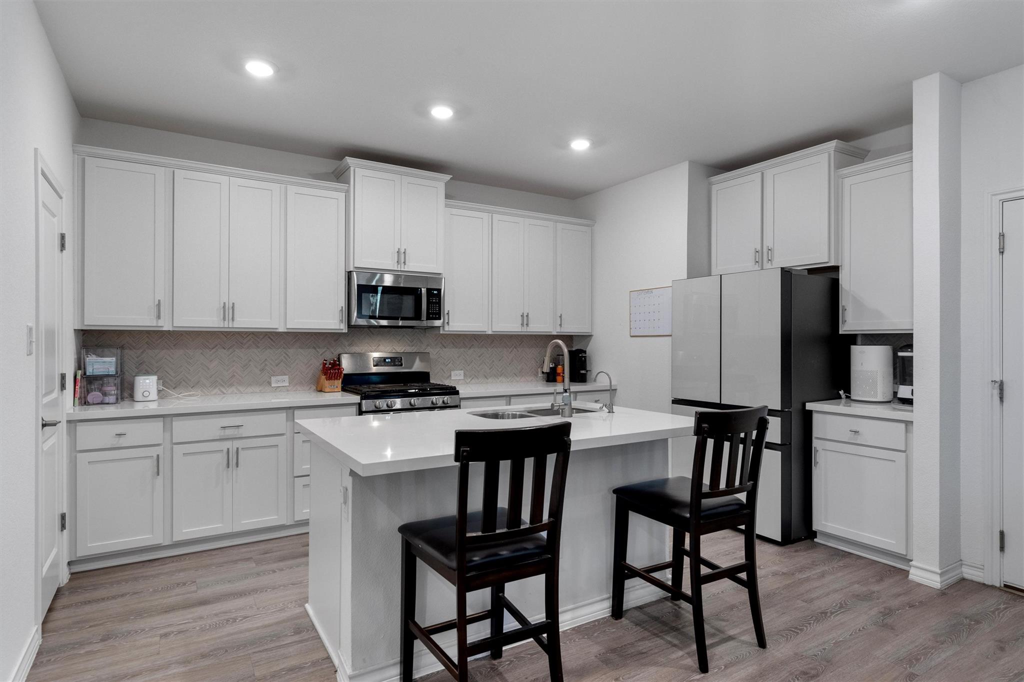 102 Gracie Way, Hutto, TX 78634