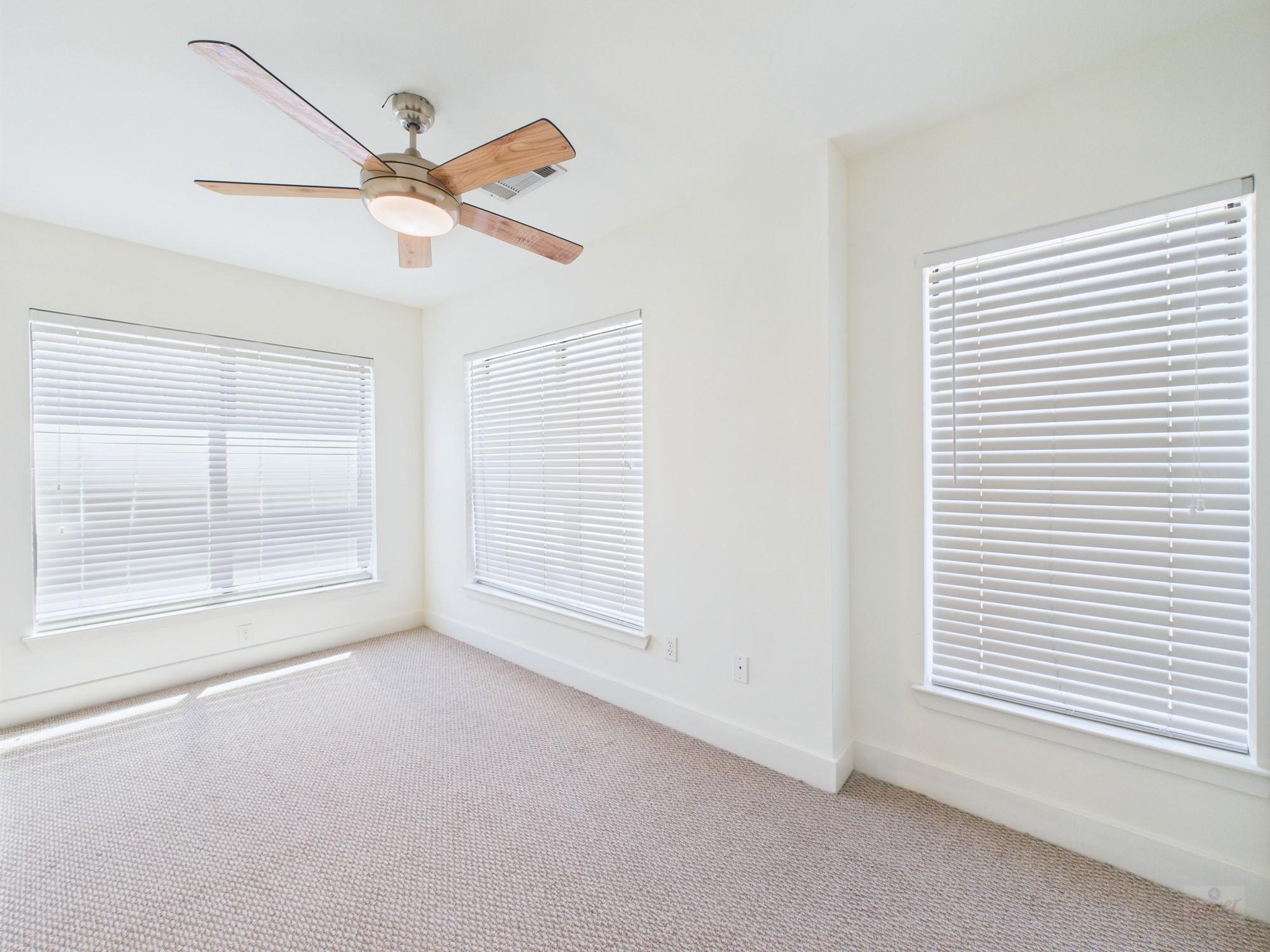 711 W 32nd St # 139, Austin, TX 78705