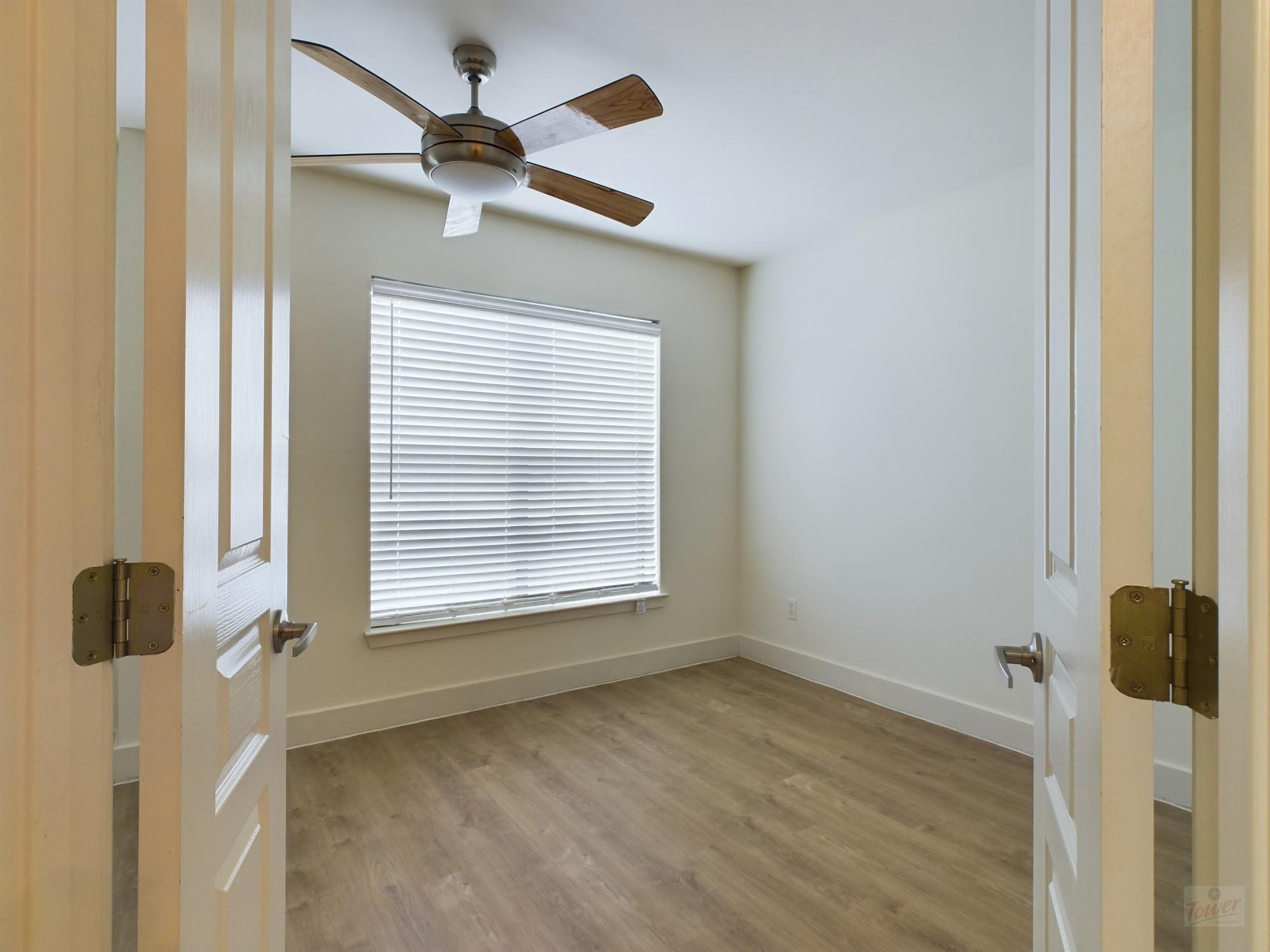 711 W 32nd St # 143, Austin, TX 78705