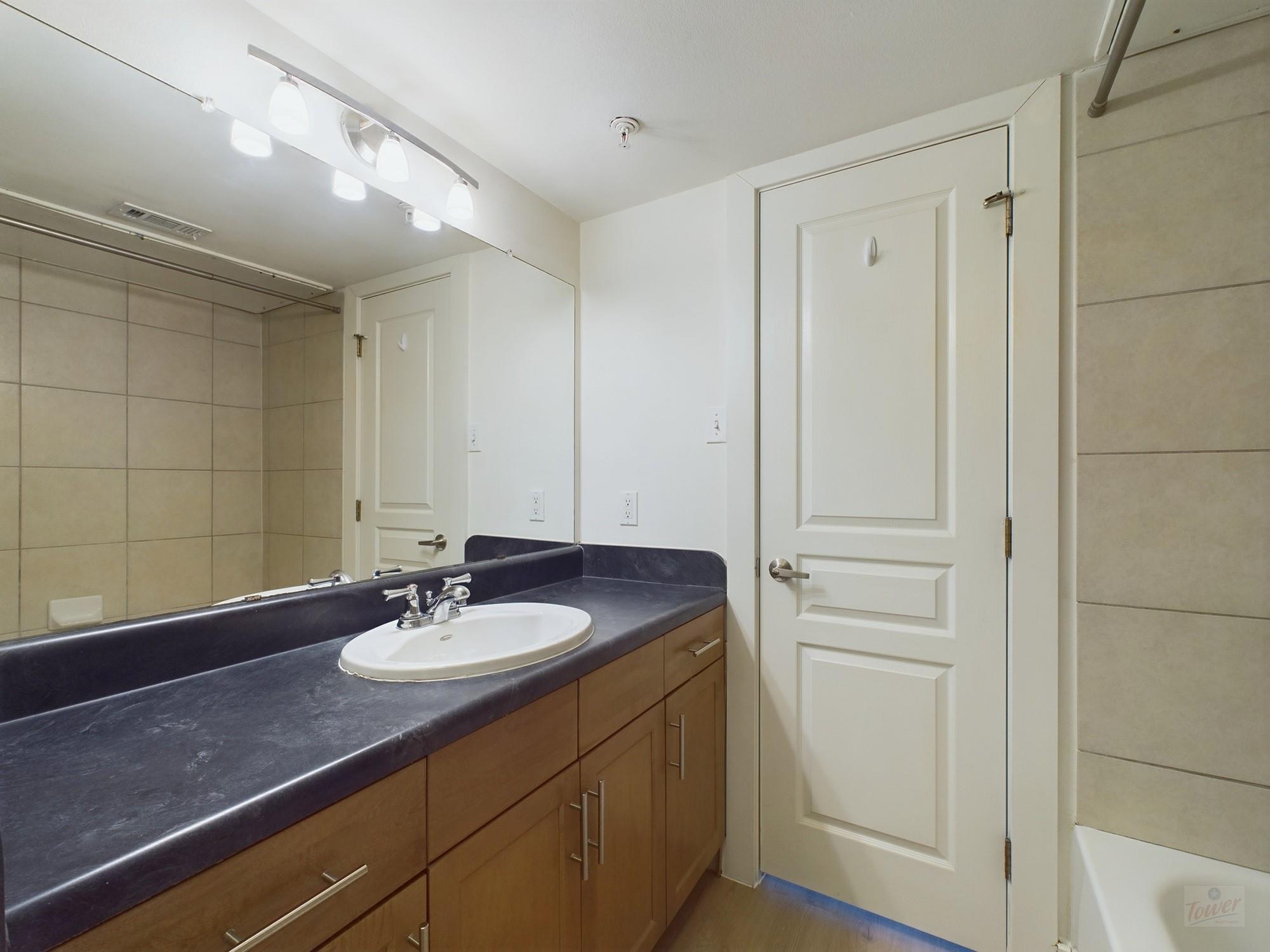 711 W 32nd St # 143, Austin, TX 78705