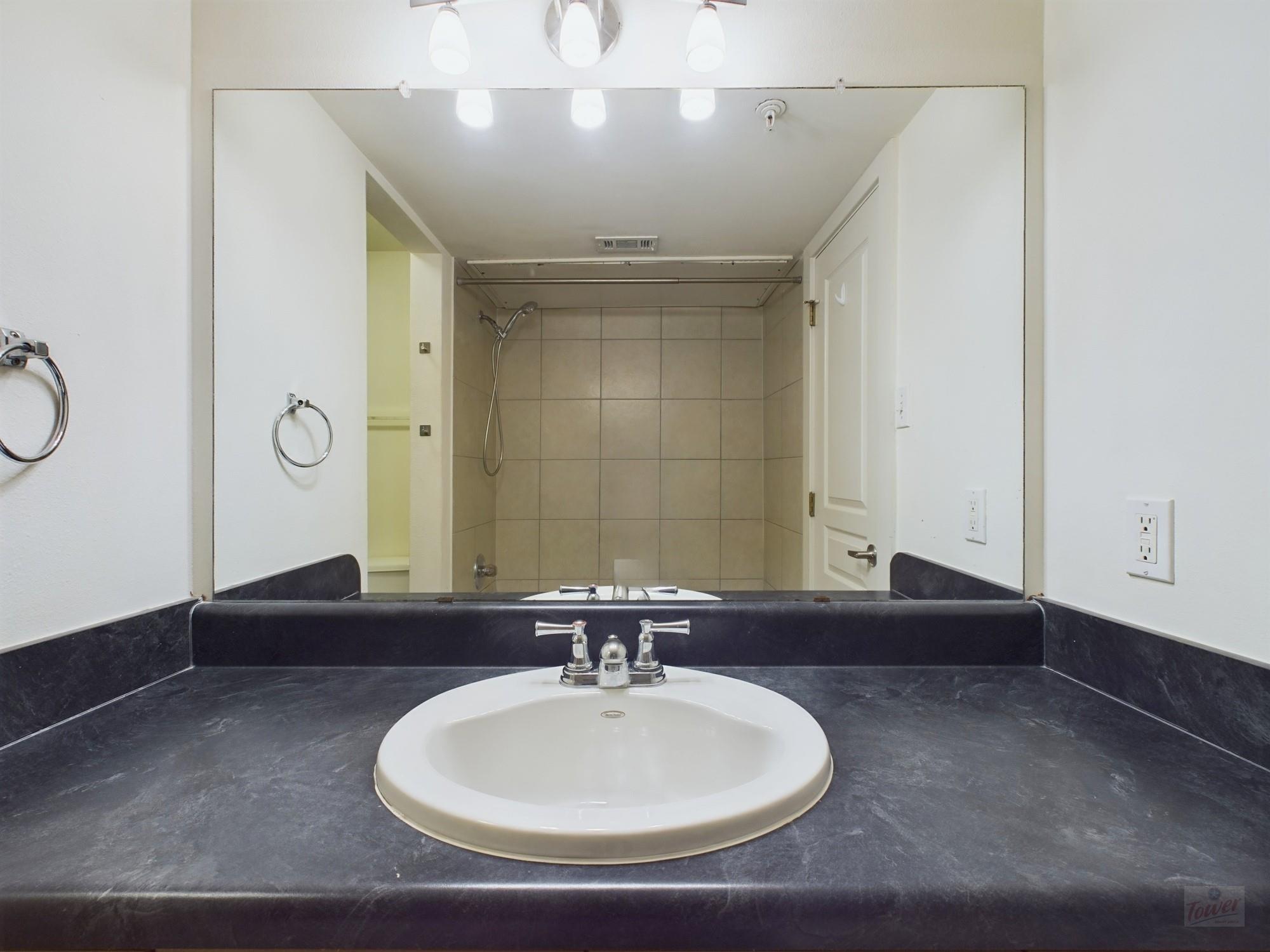 711 W 32nd St # 143, Austin, TX 78705