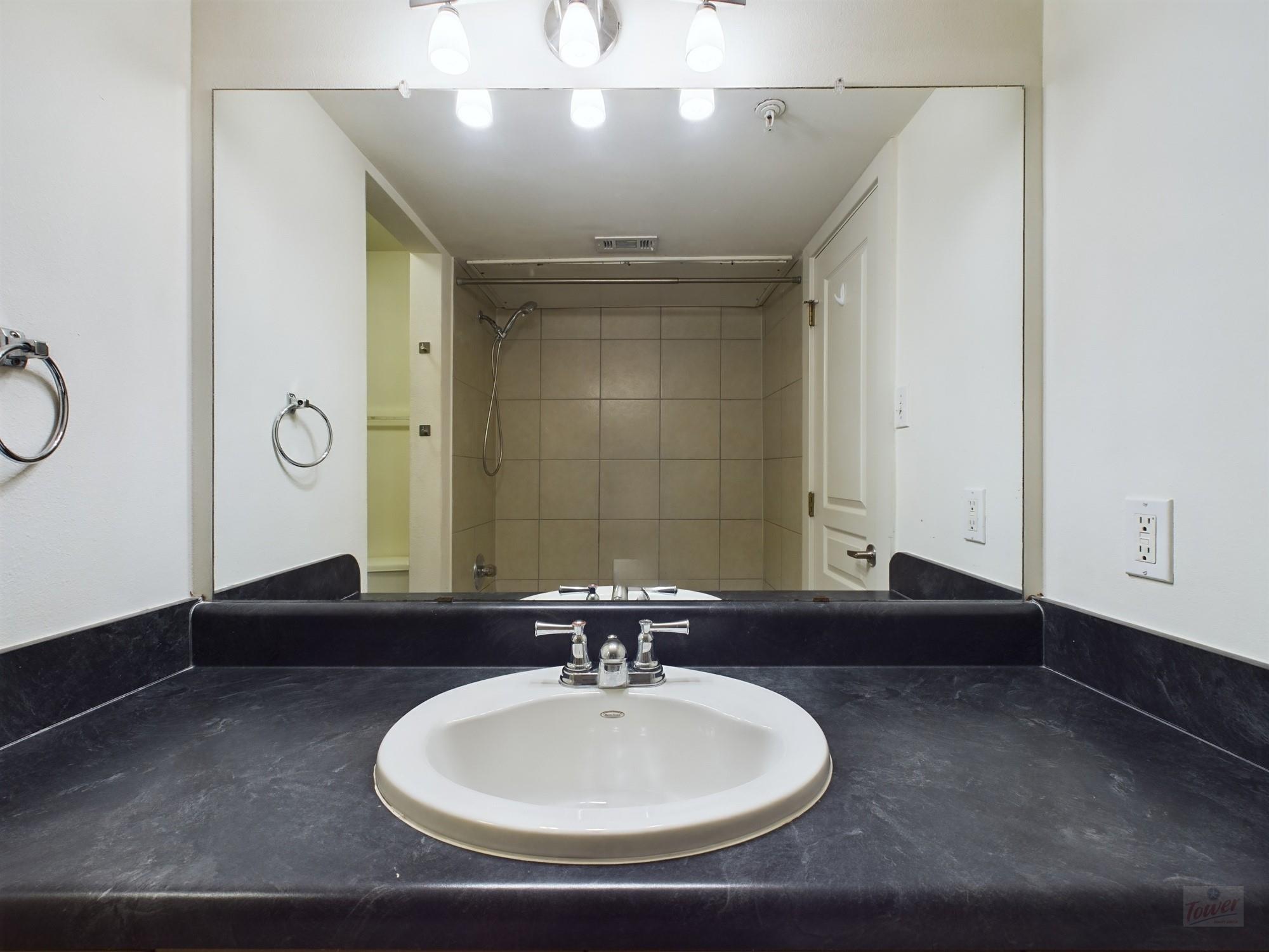 711 W 32nd St # 143, Austin, TX 78705