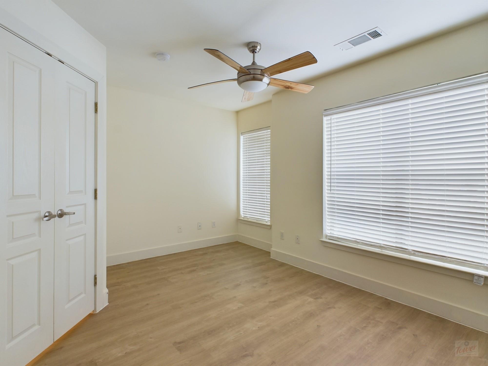 711 W 32nd St # 143, Austin, TX 78705