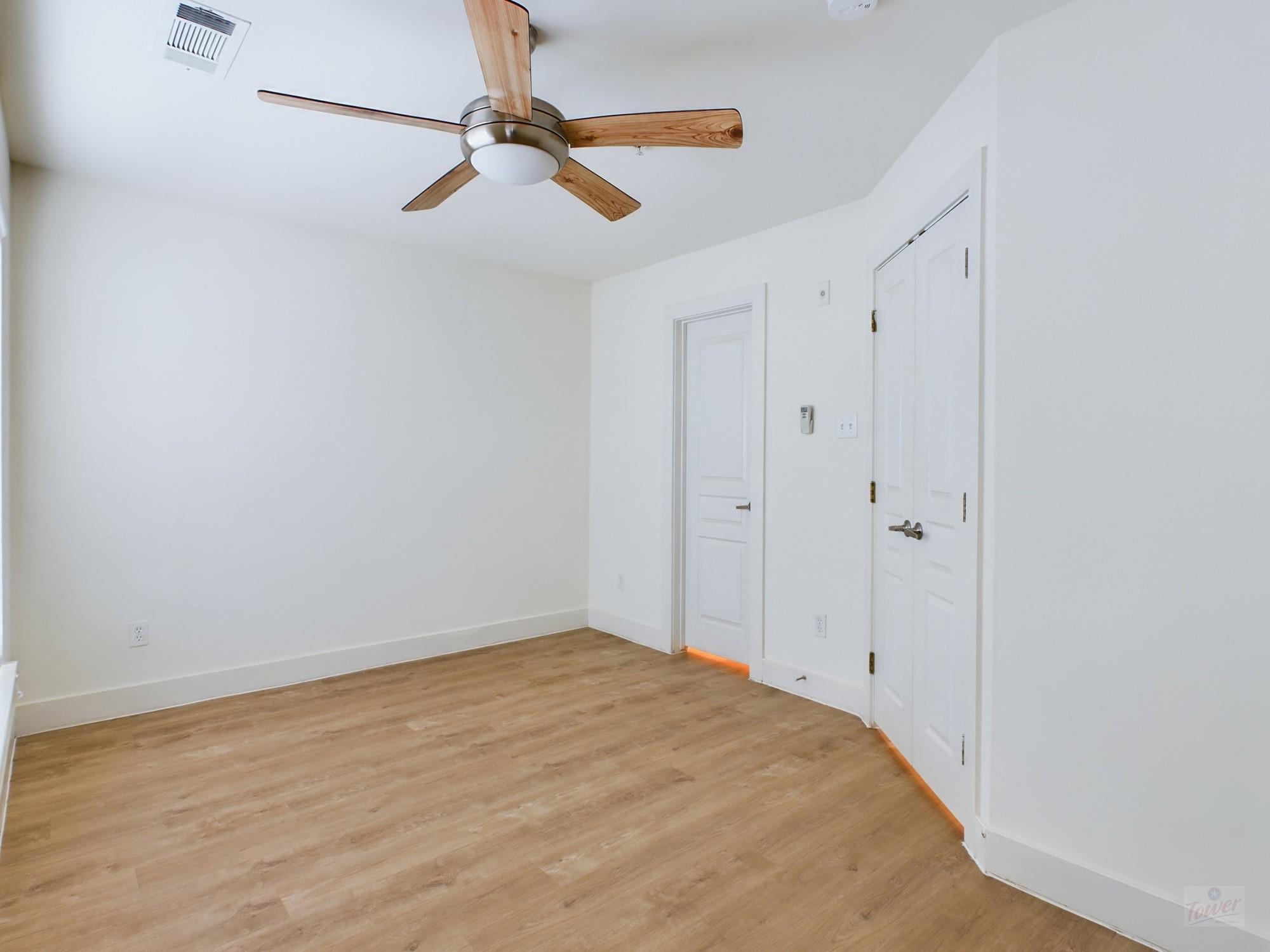 711 W 32nd St # 143, Austin, TX 78705