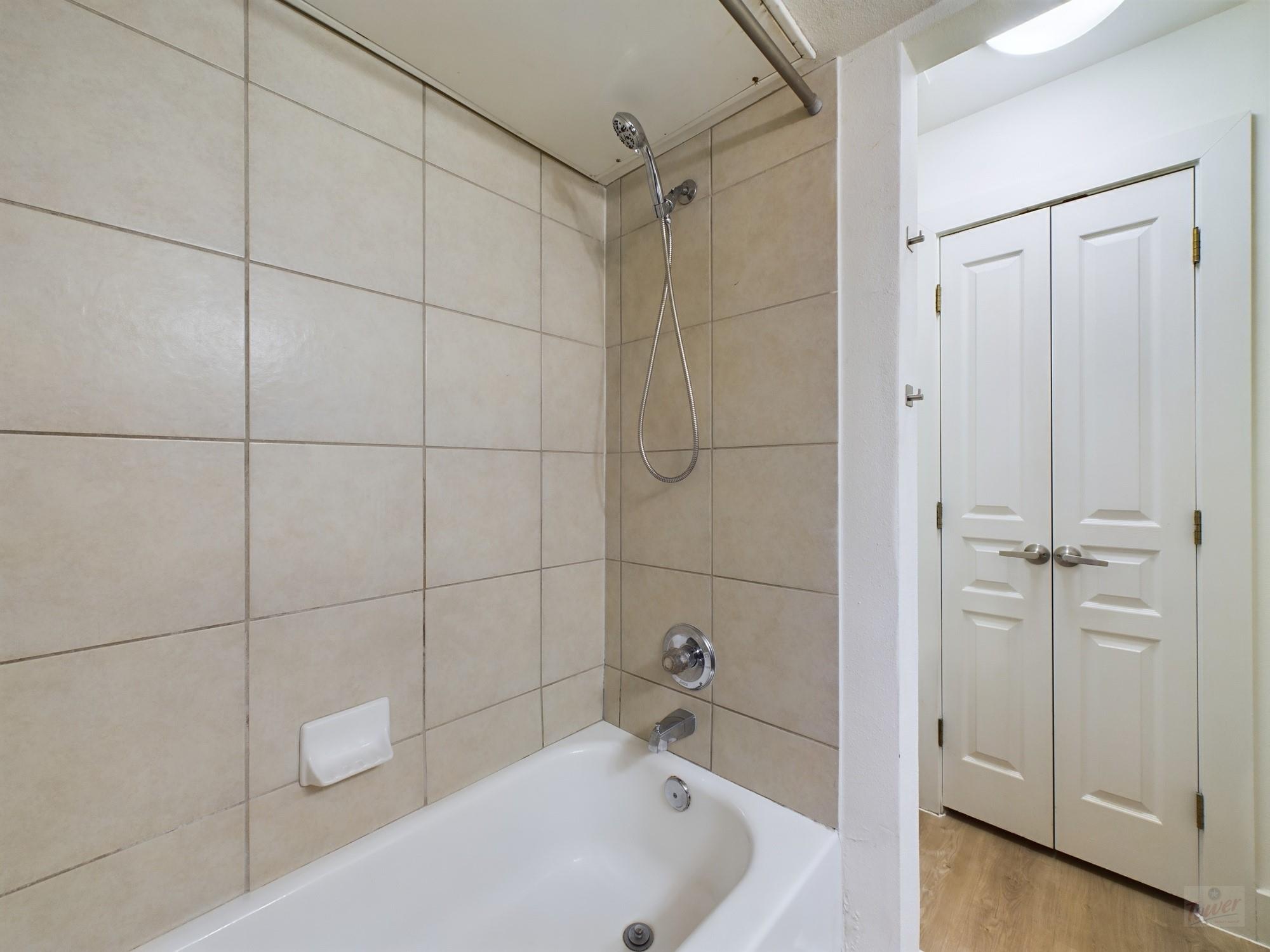 711 W 32nd St # 143, Austin, TX 78705