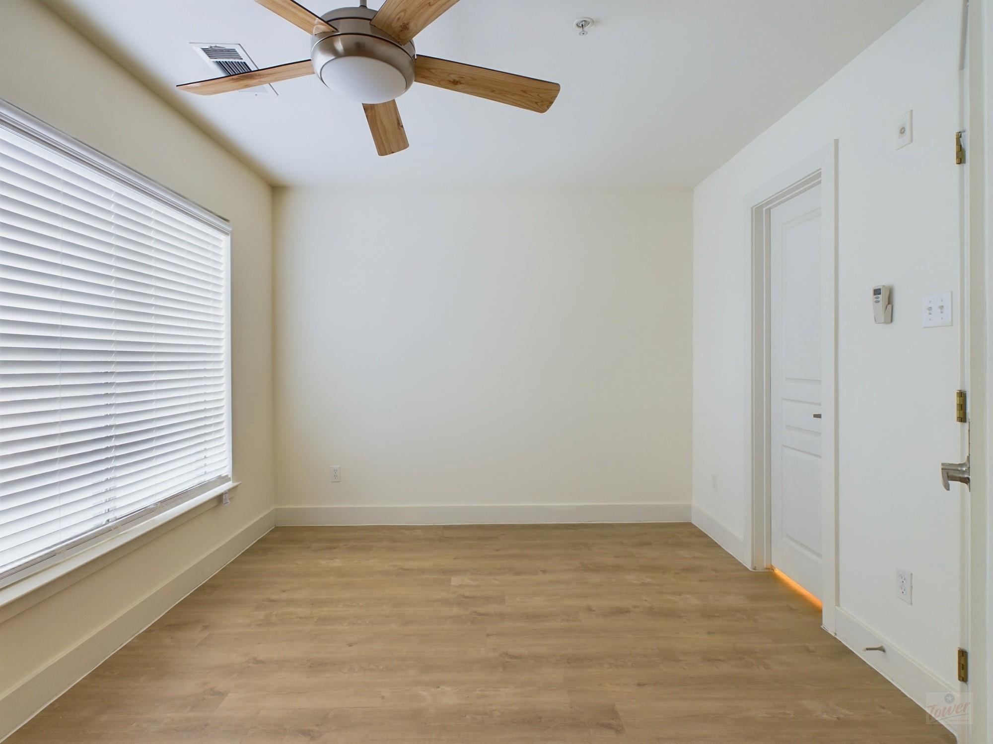 711 W 32nd St # 143, Austin, TX 78705