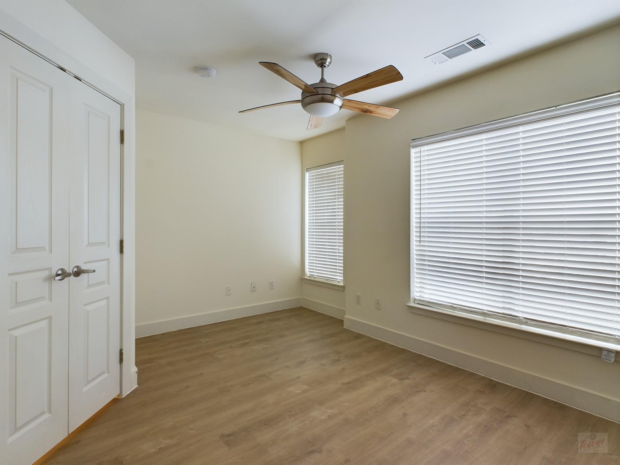 711 W 32nd St # 143, Austin, TX 78705