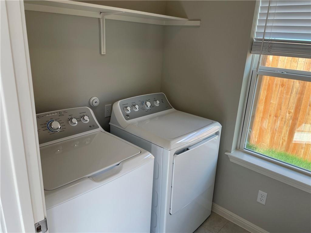 2924 Brand Iron Dr, San Marcos, TX 78666