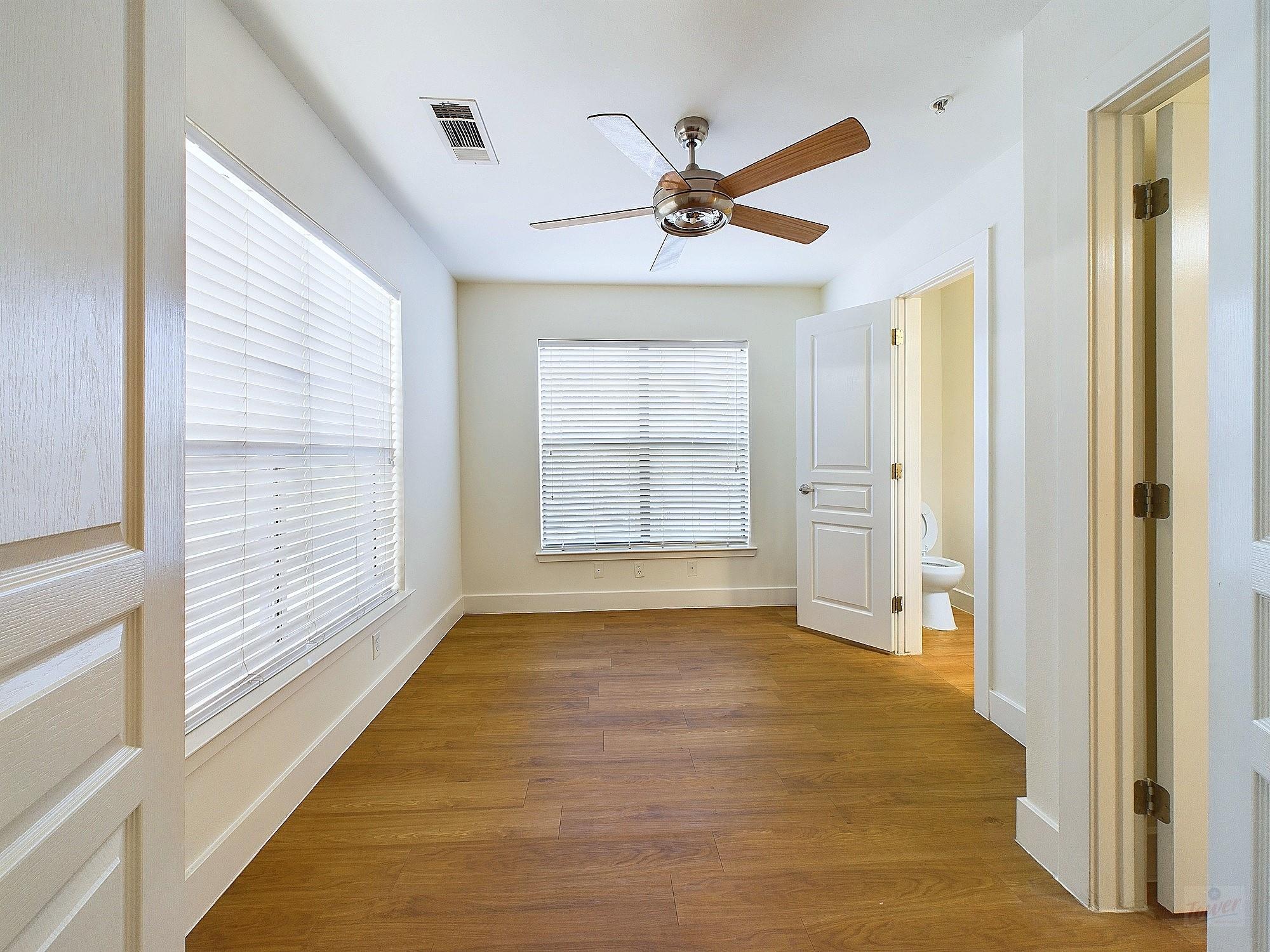 711 W 32 St # 154, Austin, TX 78705