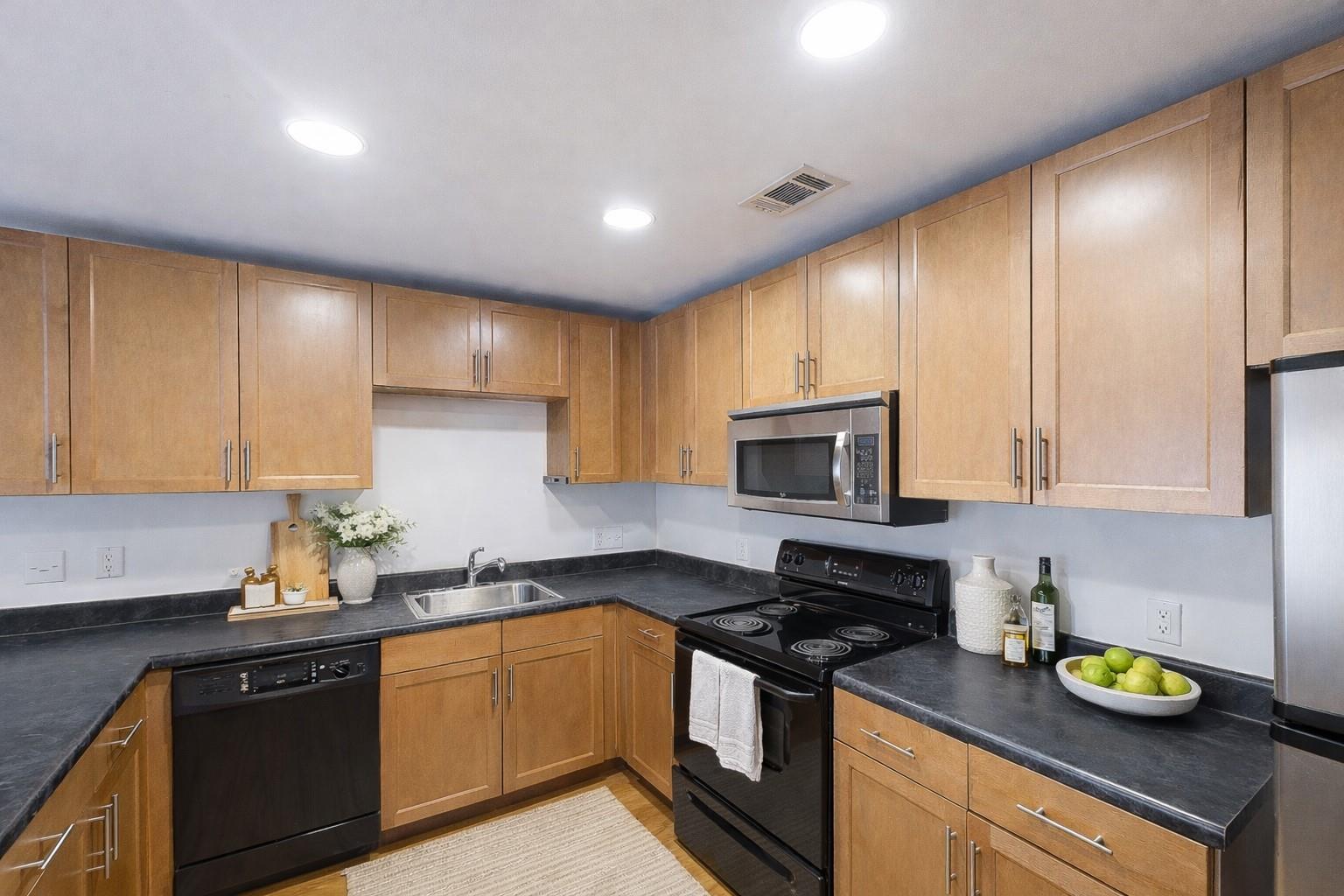 711 W 32 St # 154, Austin, TX 78705