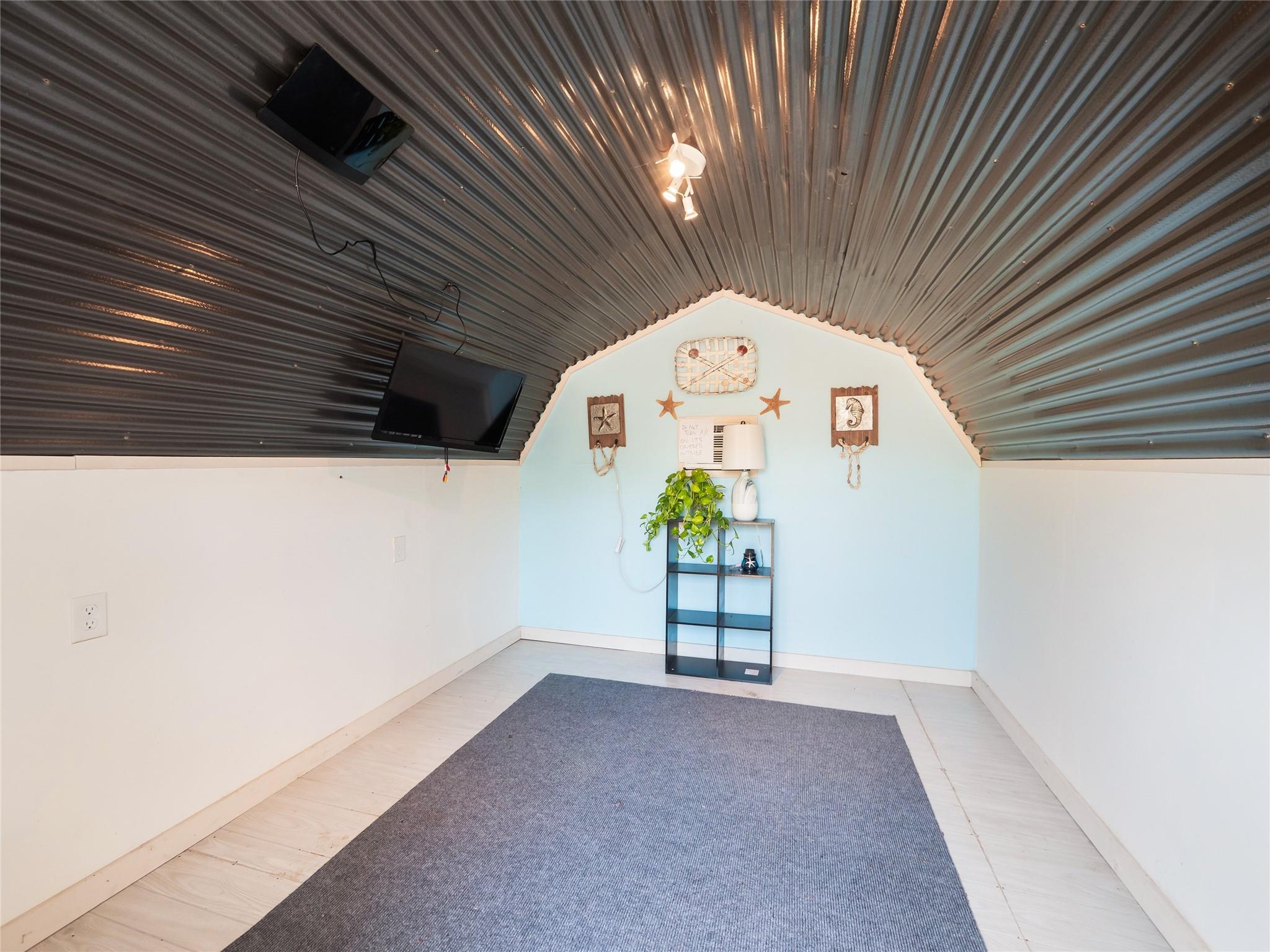 228 Old Firetower Rd, Bastrop, TX 78602