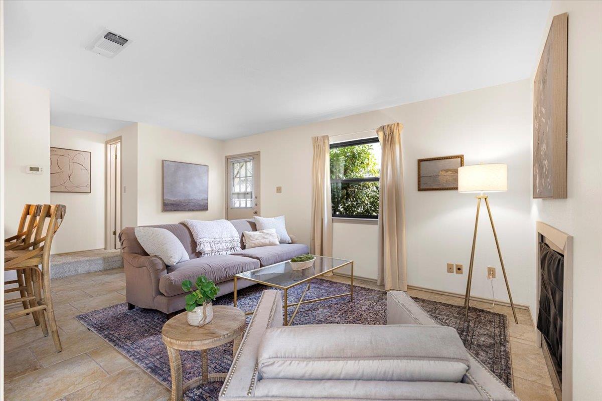 900 Taulbee Ln # 105, Austin, TX 78757