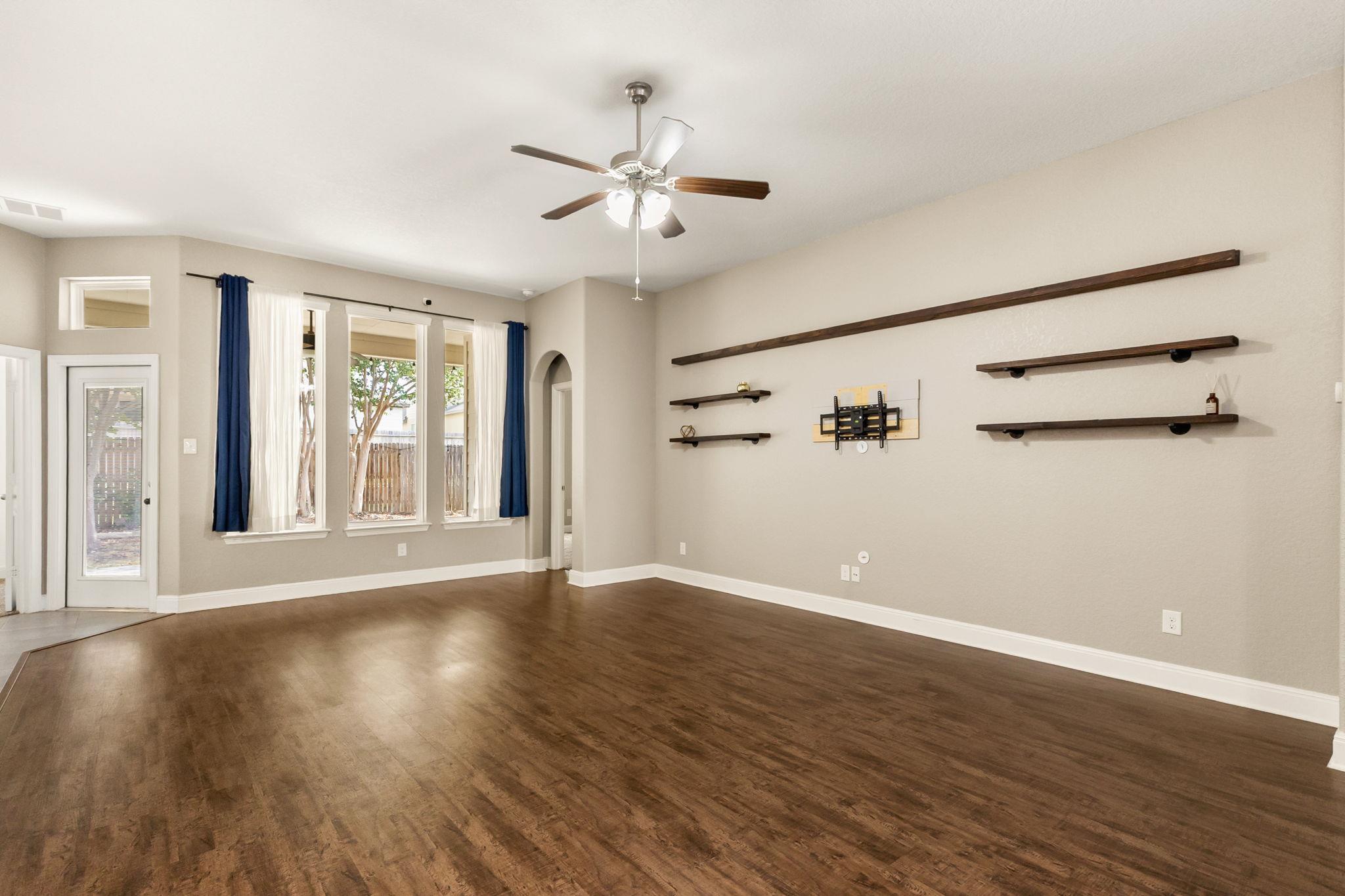 661 Bison Ln, Cibolo, TX 78108