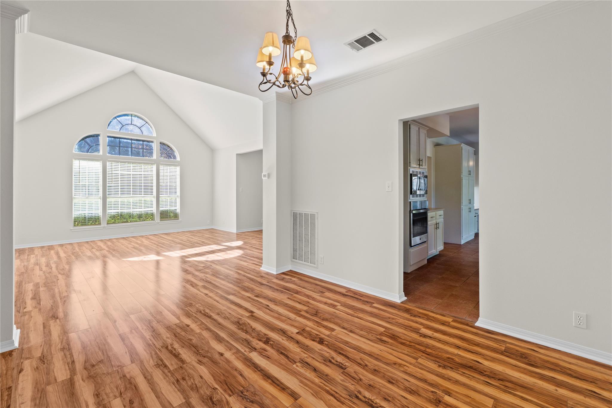 1124 Oaklands Dr, Round Rock, TX 78681