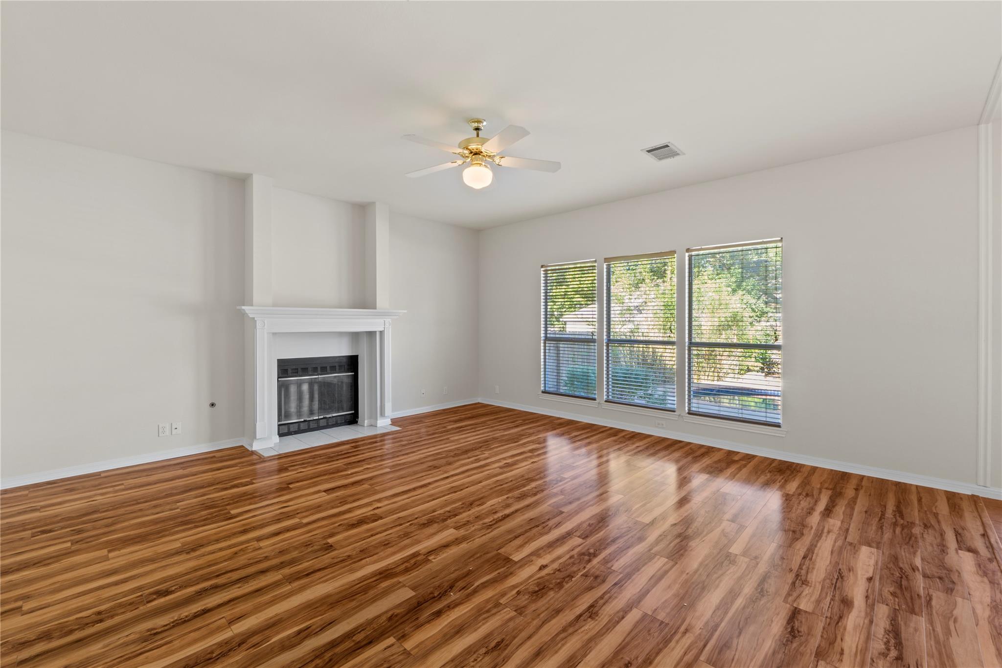 1124 Oaklands Dr, Round Rock, TX 78681