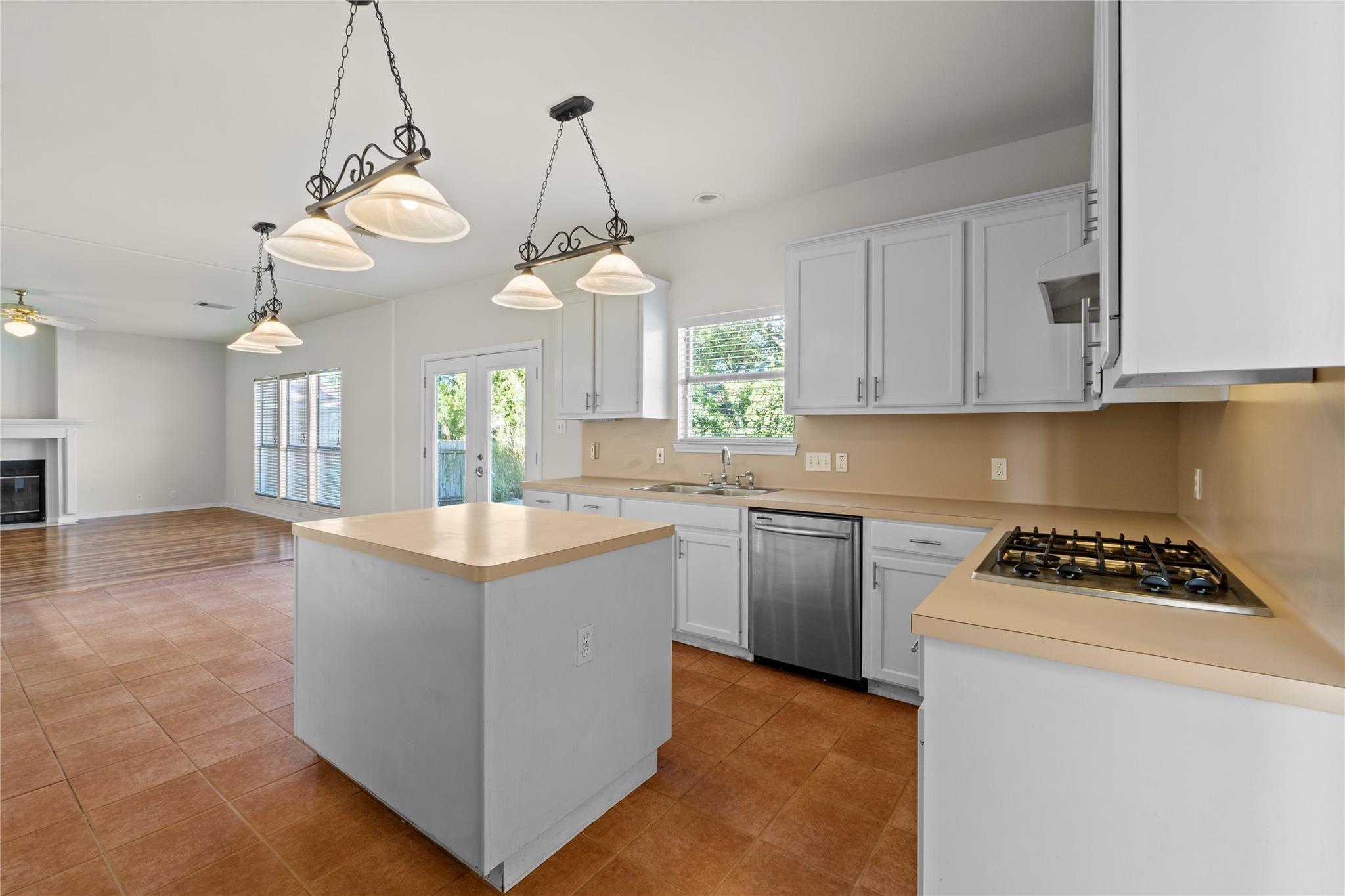 1124 Oaklands Dr, Round Rock, TX 78681