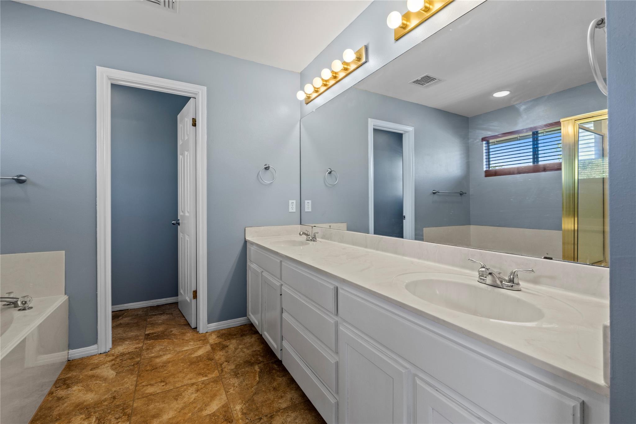 1124 Oaklands Dr, Round Rock, TX 78681