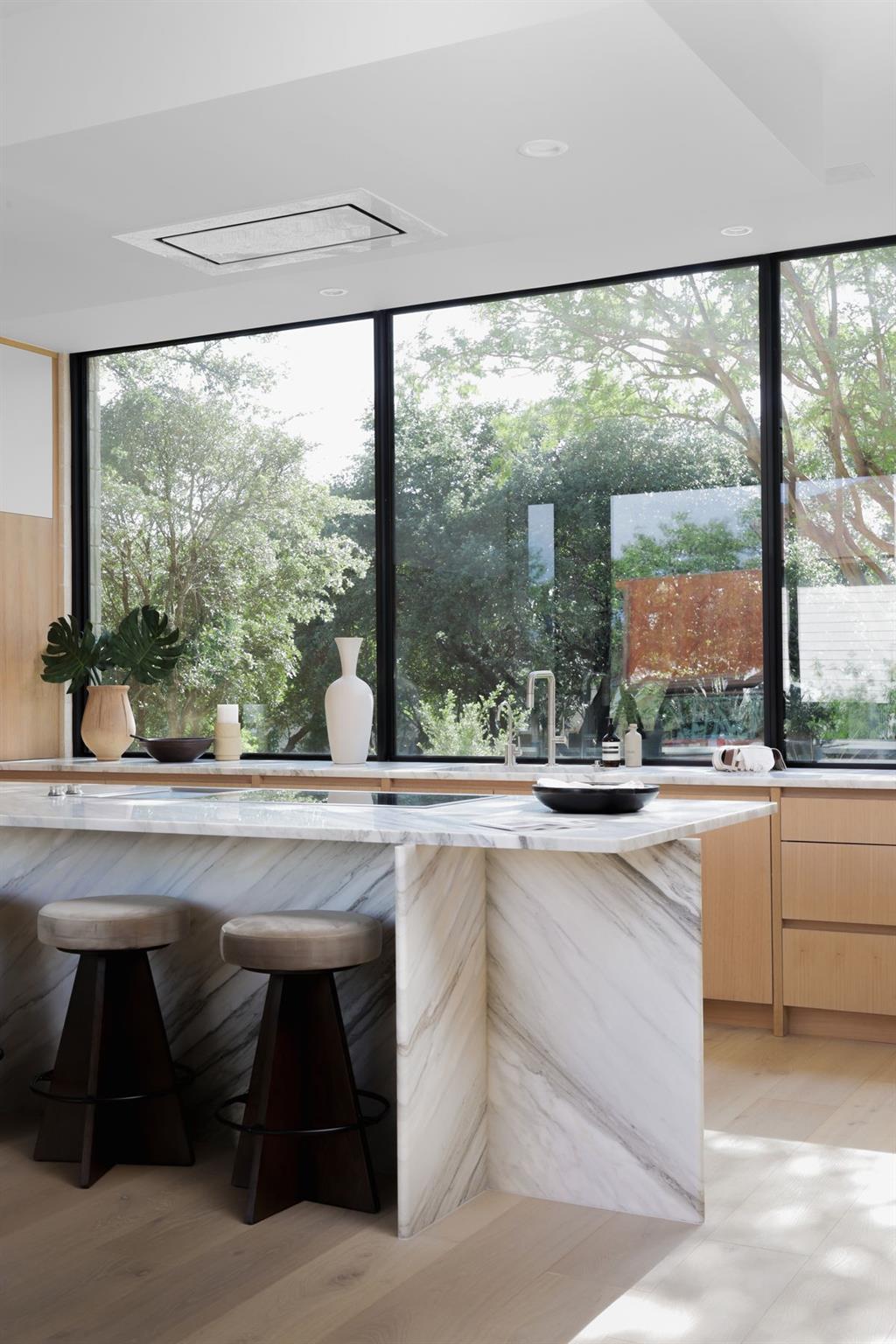 5205 Scenic View Dr, Austin, TX 78746