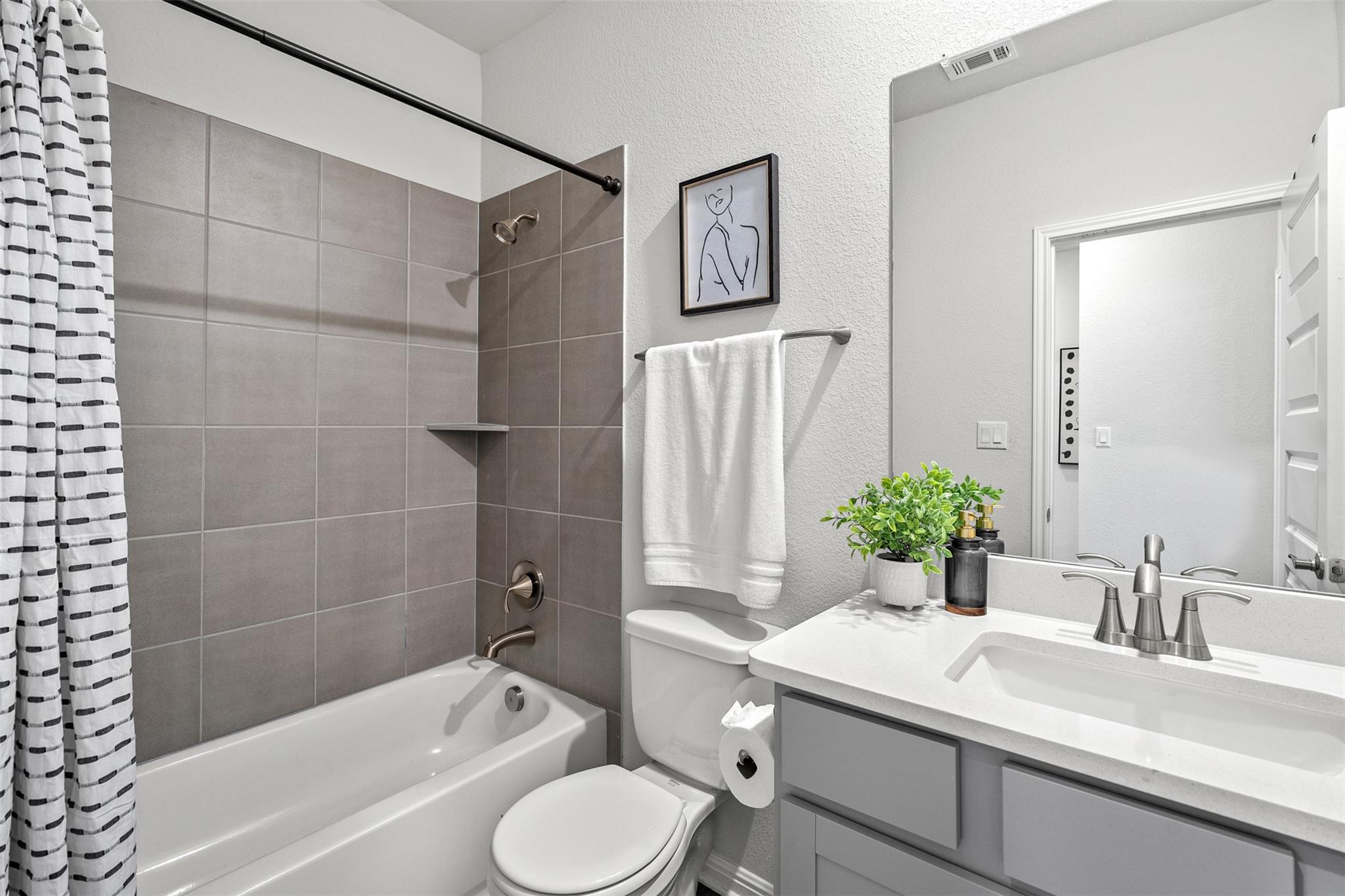 207 El Capitan Loop, Dripping Springs, TX 78620