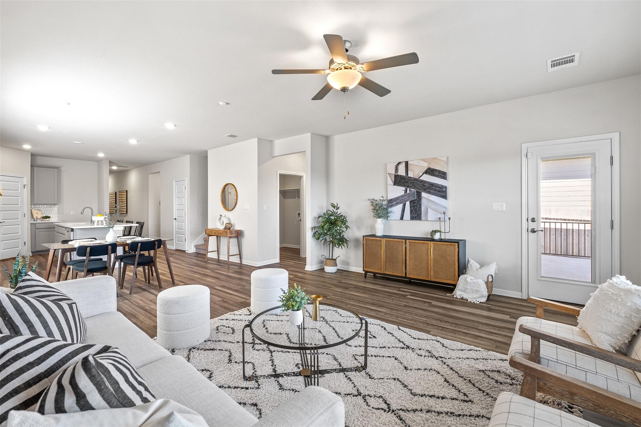 207 El Capitan Loop, Dripping Springs, TX 78620