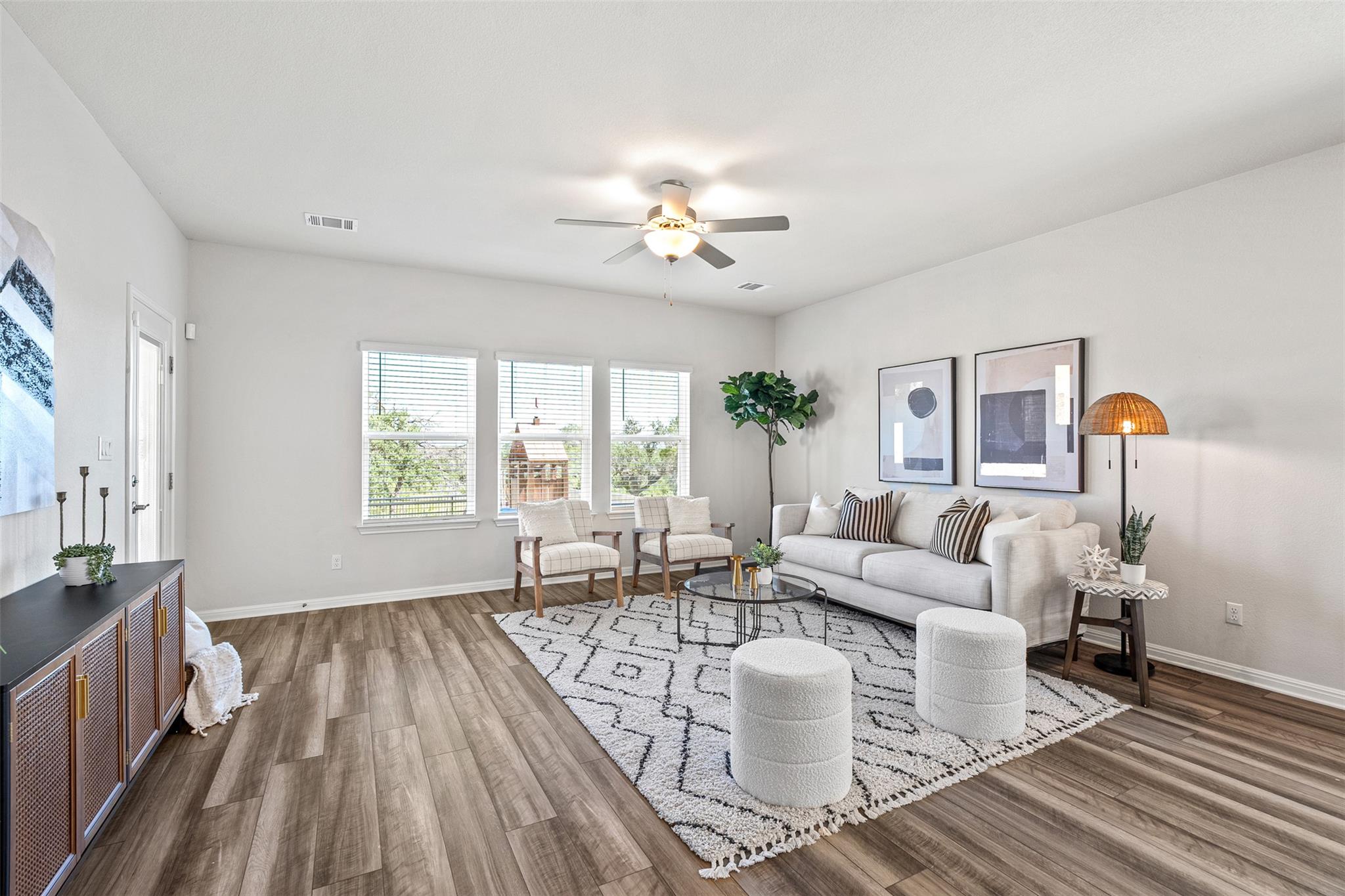 207 El Capitan Loop, Dripping Springs, TX 78620