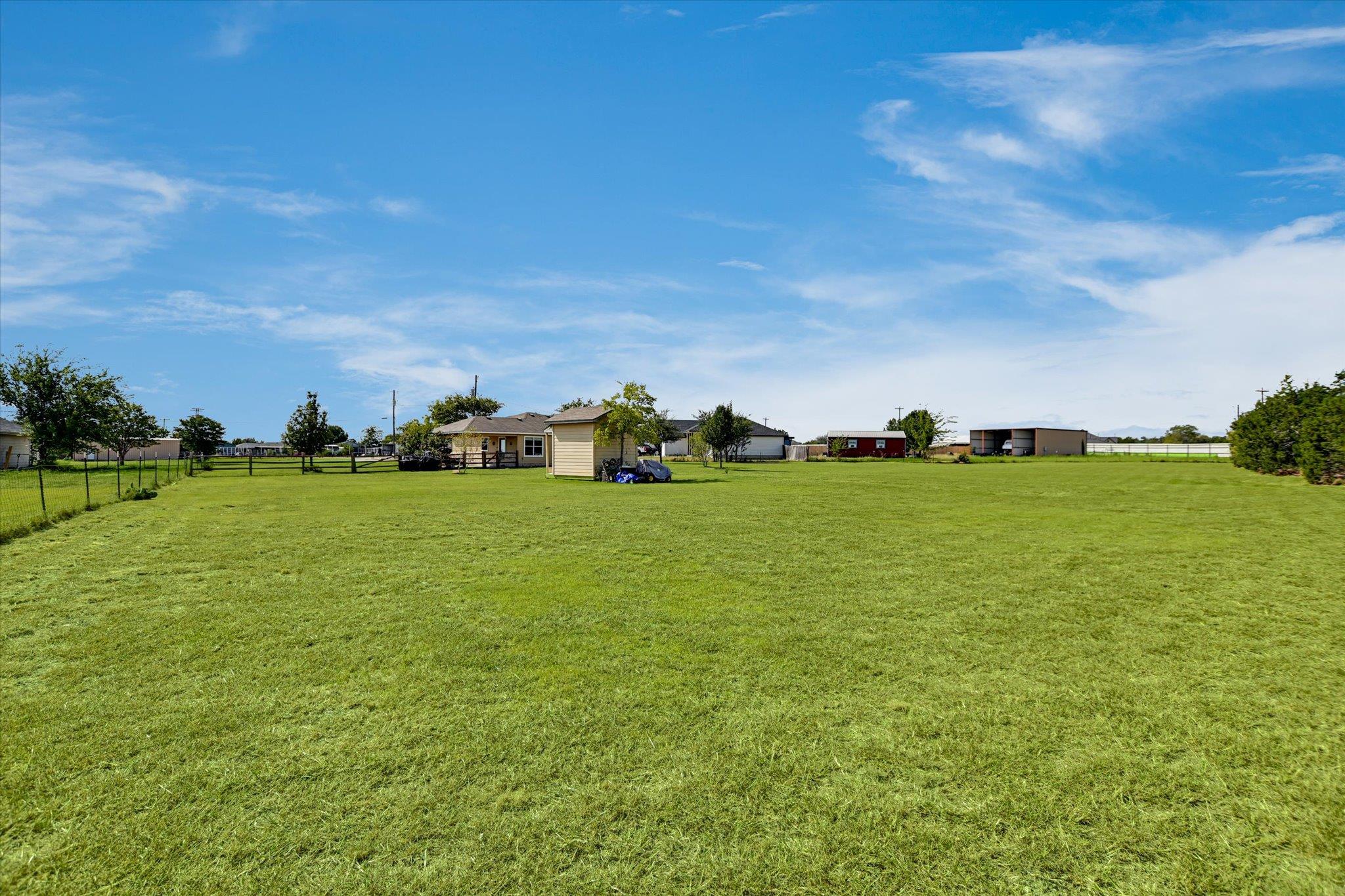 172 Round Up Dr, Liberty Hill, TX 78642