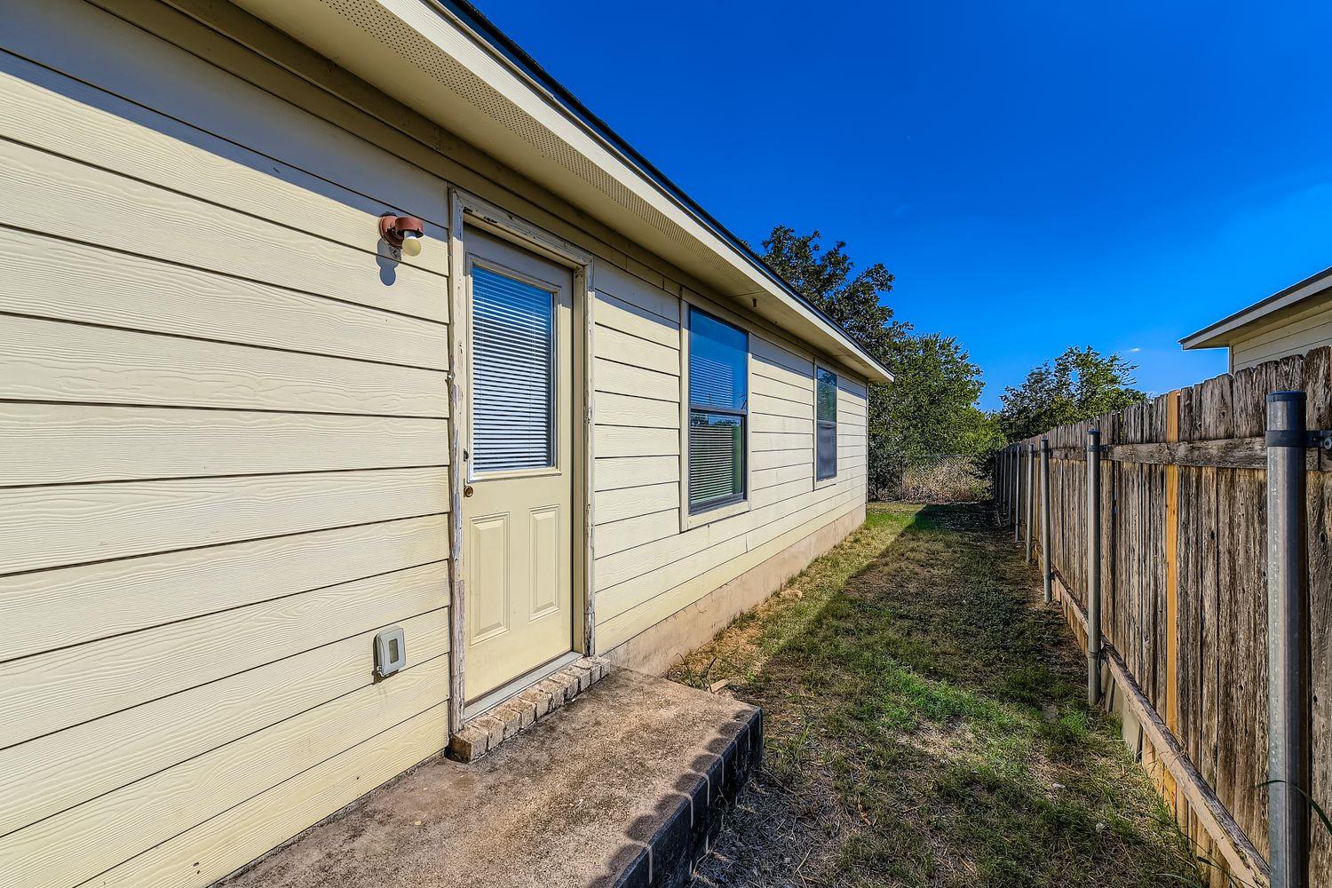 1010-1014 Trail Driver Cv, Georgetown, TX 78626