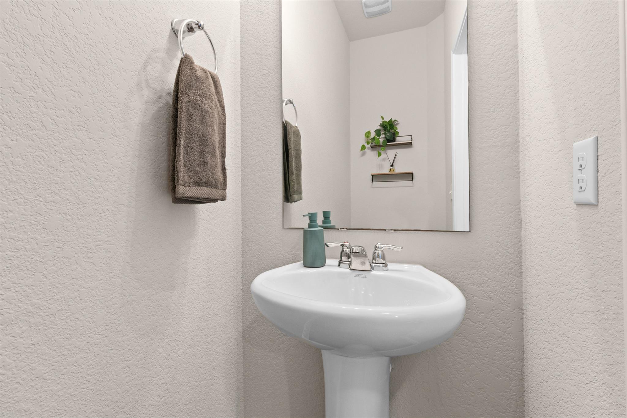 108 Sandhill Piper St, Leander, TX 78641