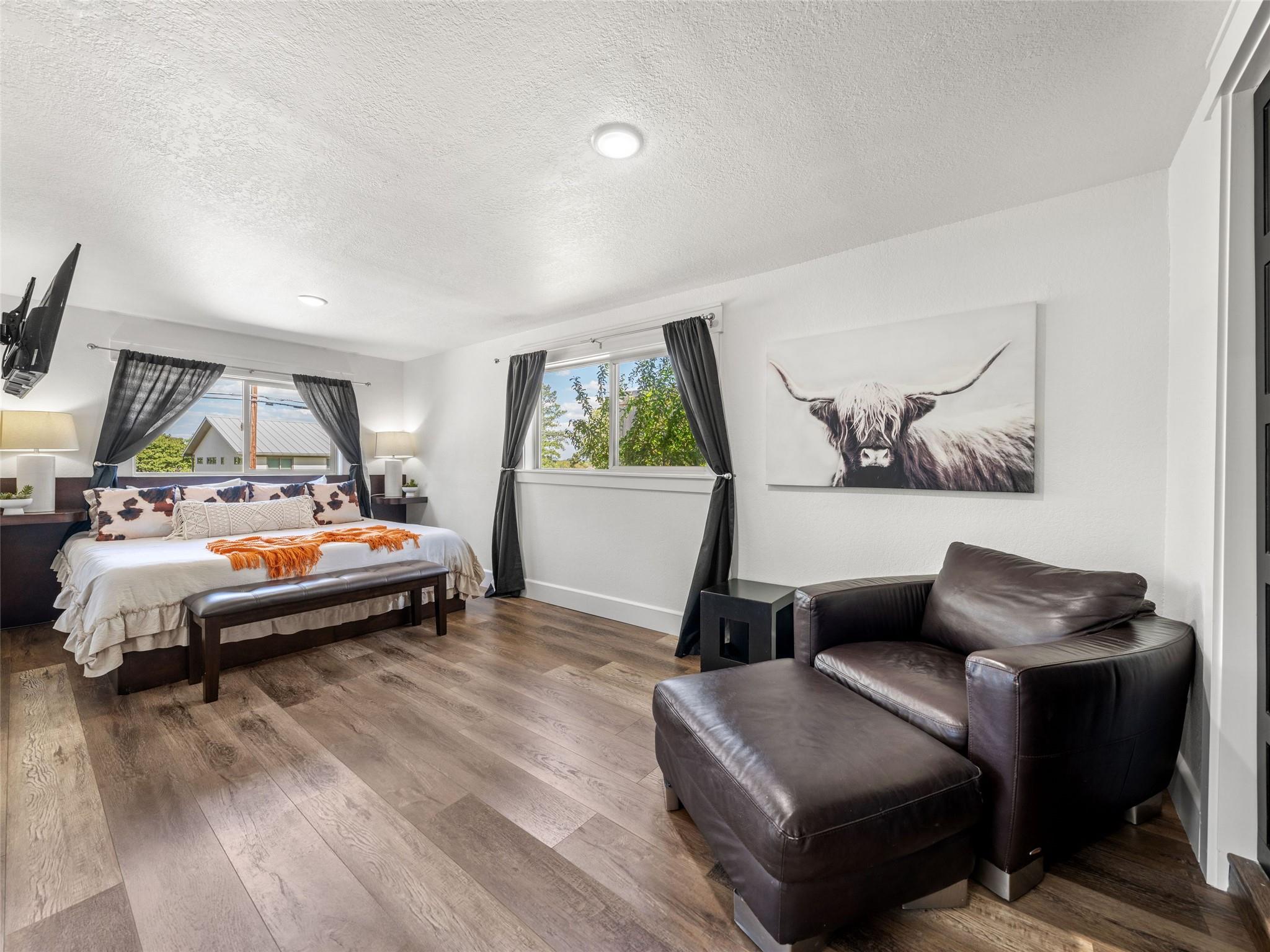 907 W Travis St, Fredericksburg, TX 78624