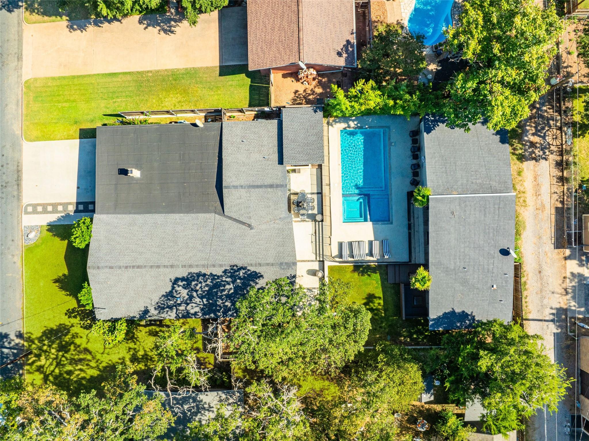 907 W Travis St, Fredericksburg, TX 78624