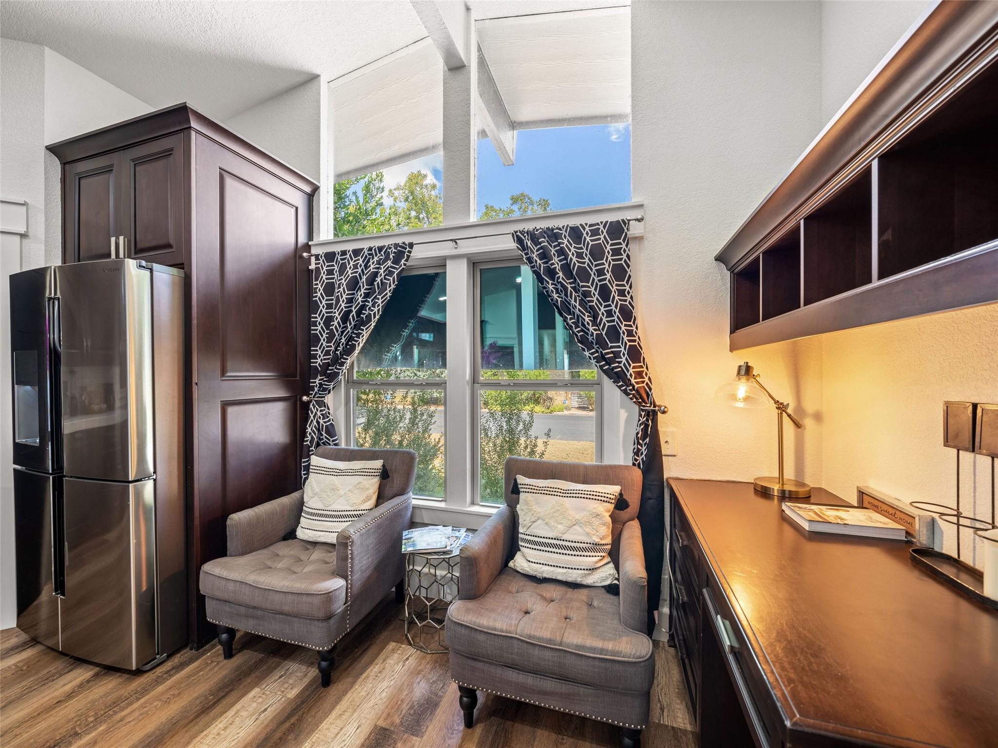 907 W Travis St, Fredericksburg, TX 78624