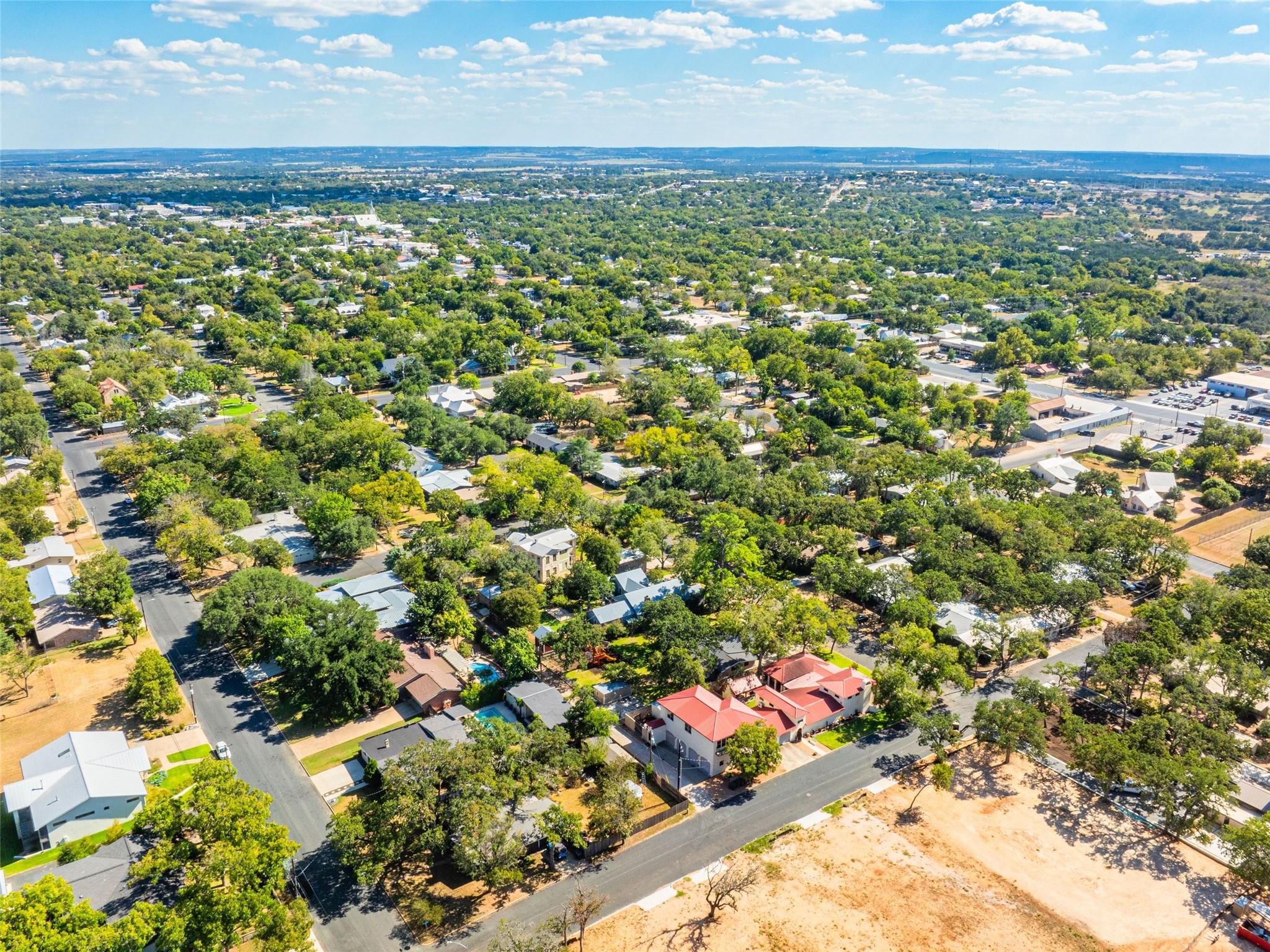 907 W Travis St, Fredericksburg, TX 78624