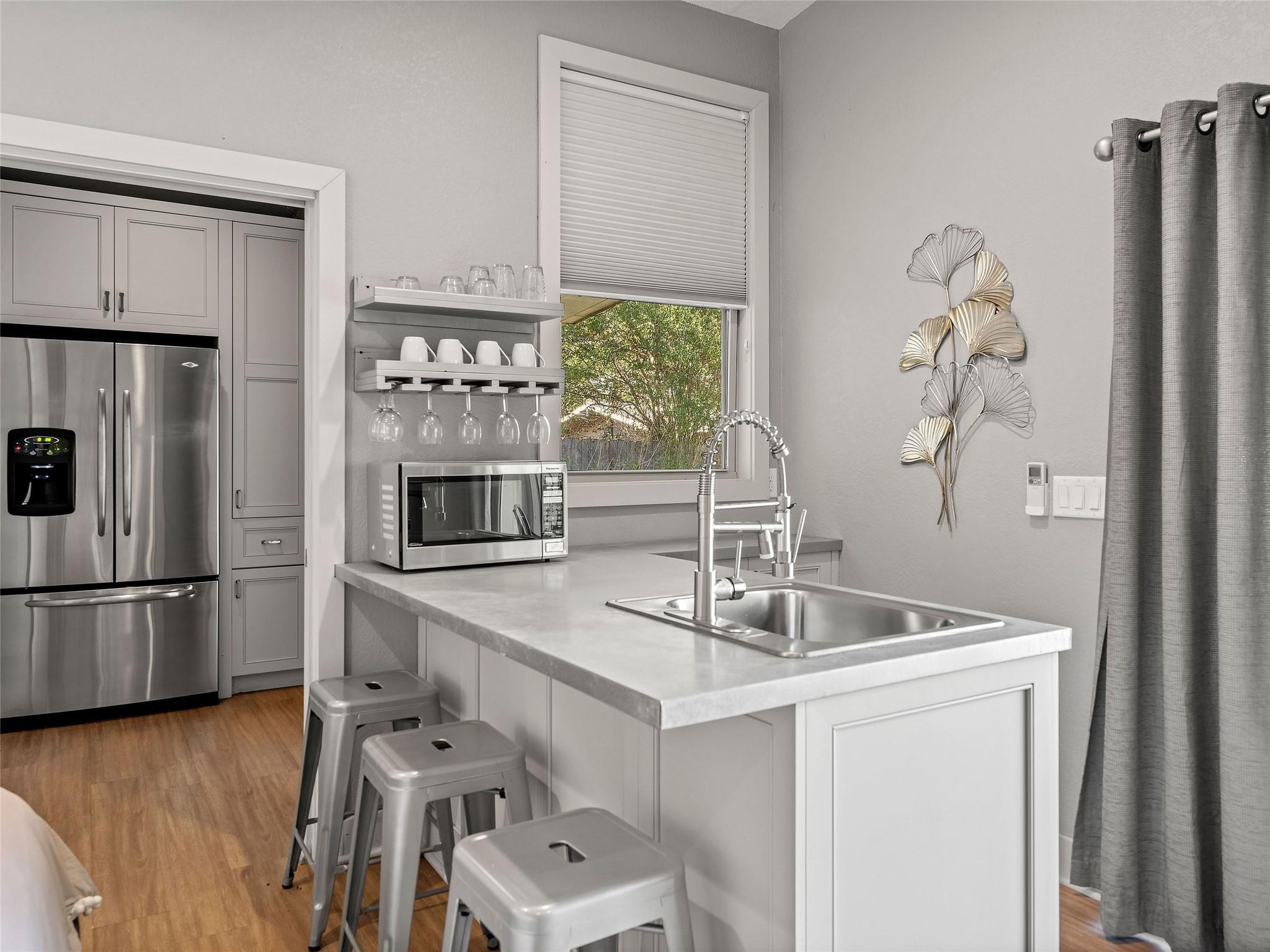 907 W Travis St, Fredericksburg, TX 78624