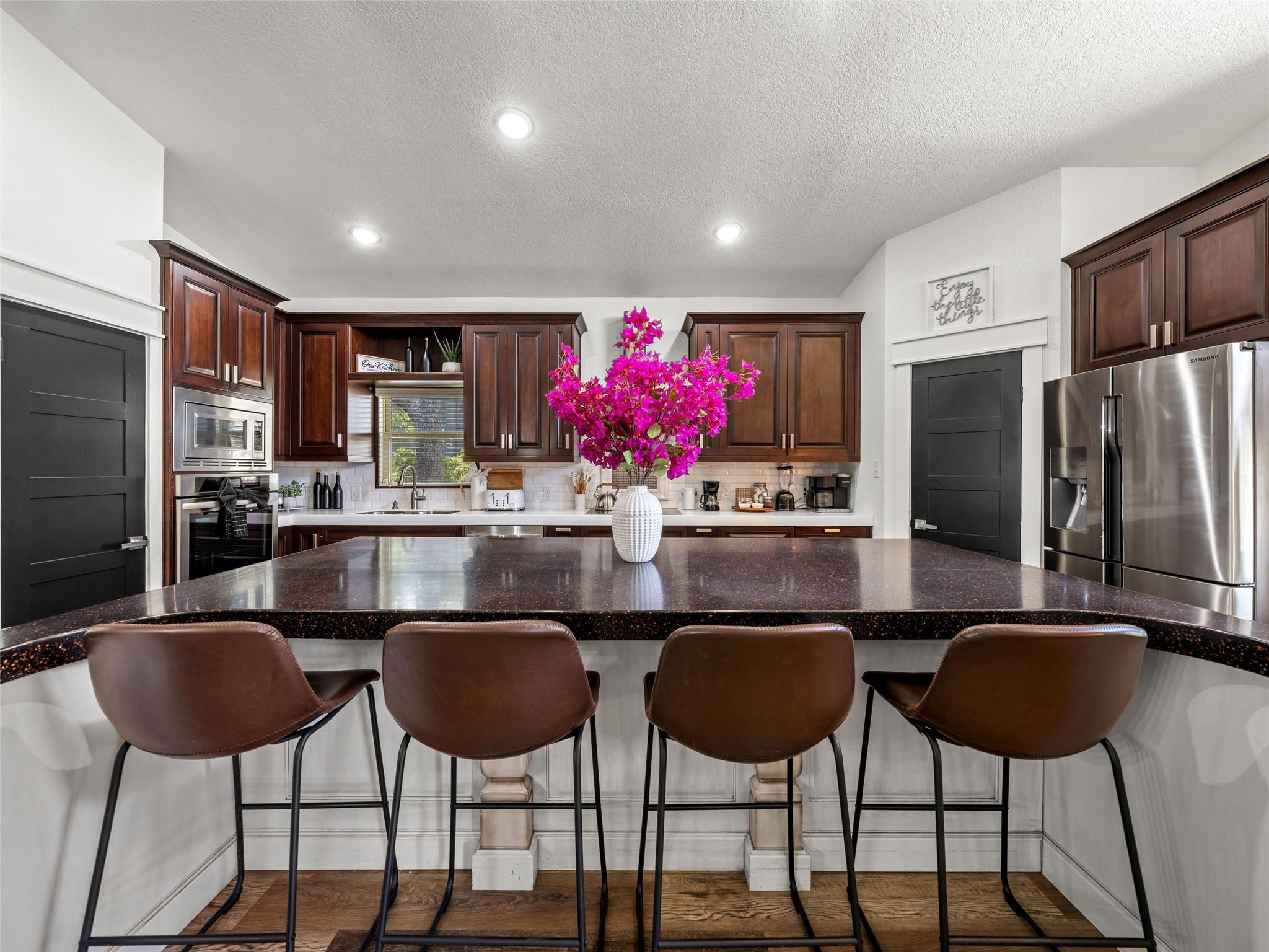 907 W Travis St, Fredericksburg, TX 78624