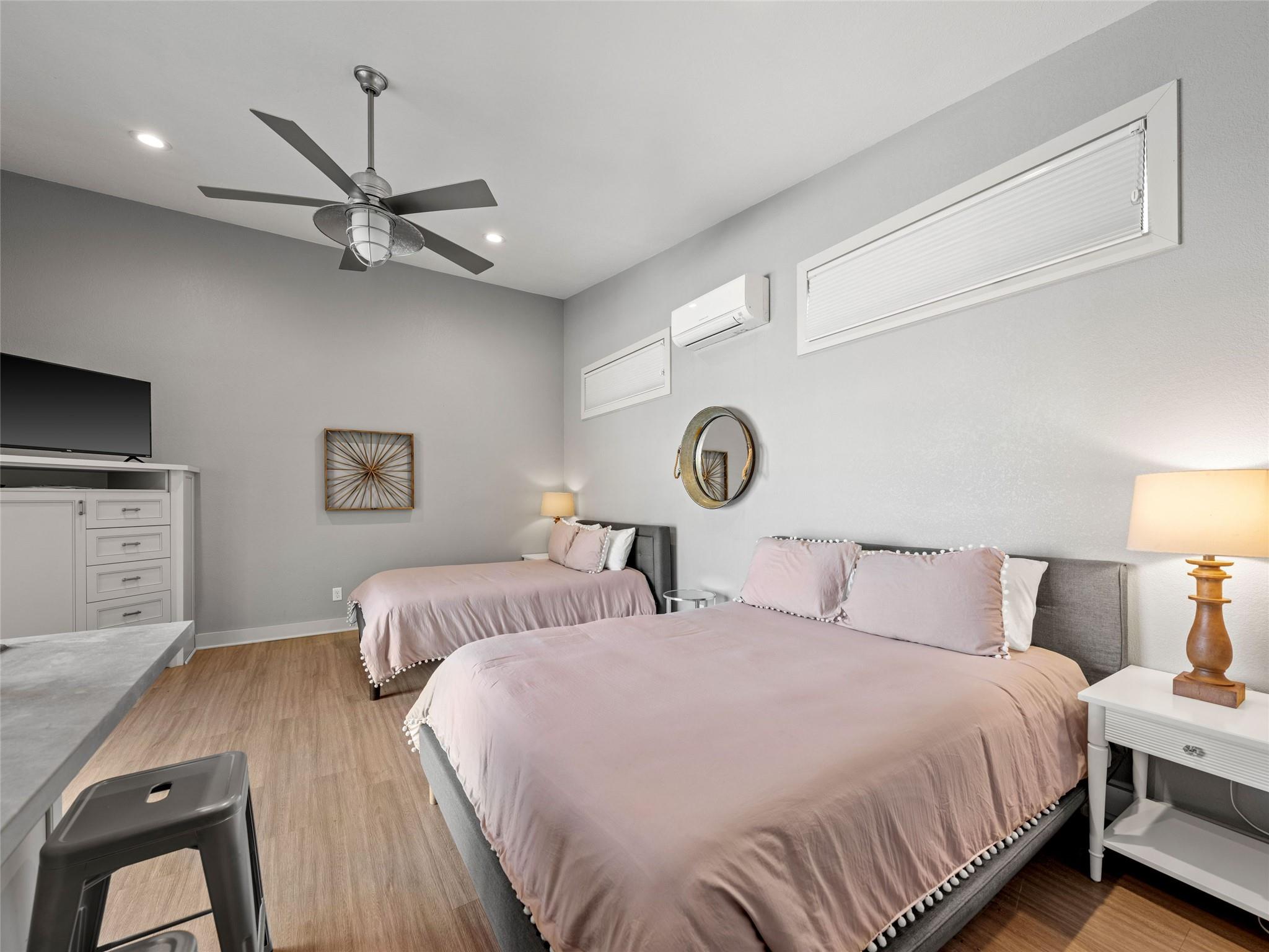 907 W Travis St, Fredericksburg, TX 78624