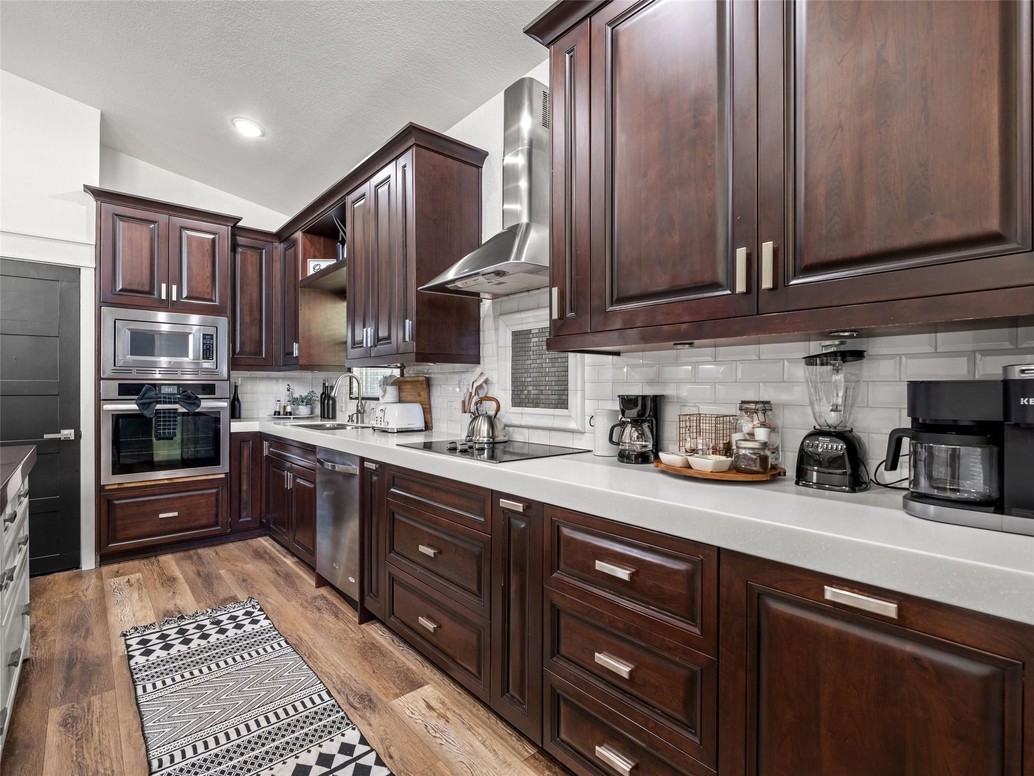 907 W Travis St, Fredericksburg, TX 78624