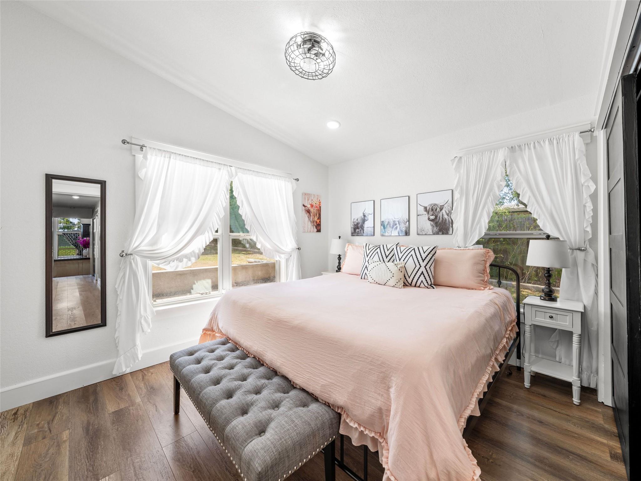 907 W Travis St, Fredericksburg, TX 78624