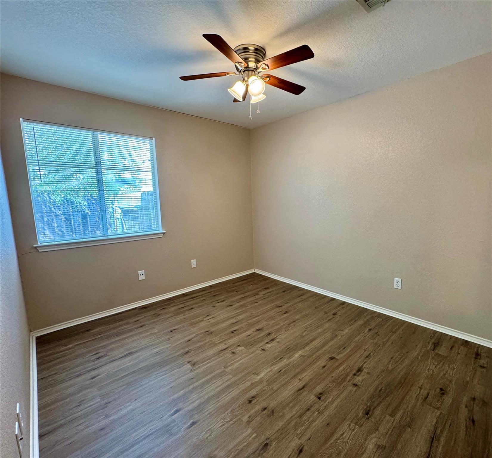 1000 Horseman Cv, Round Rock, TX 78665