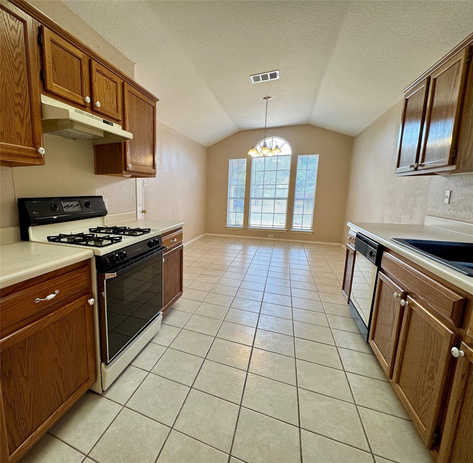 1000 Horseman Cv, Round Rock, TX 78665