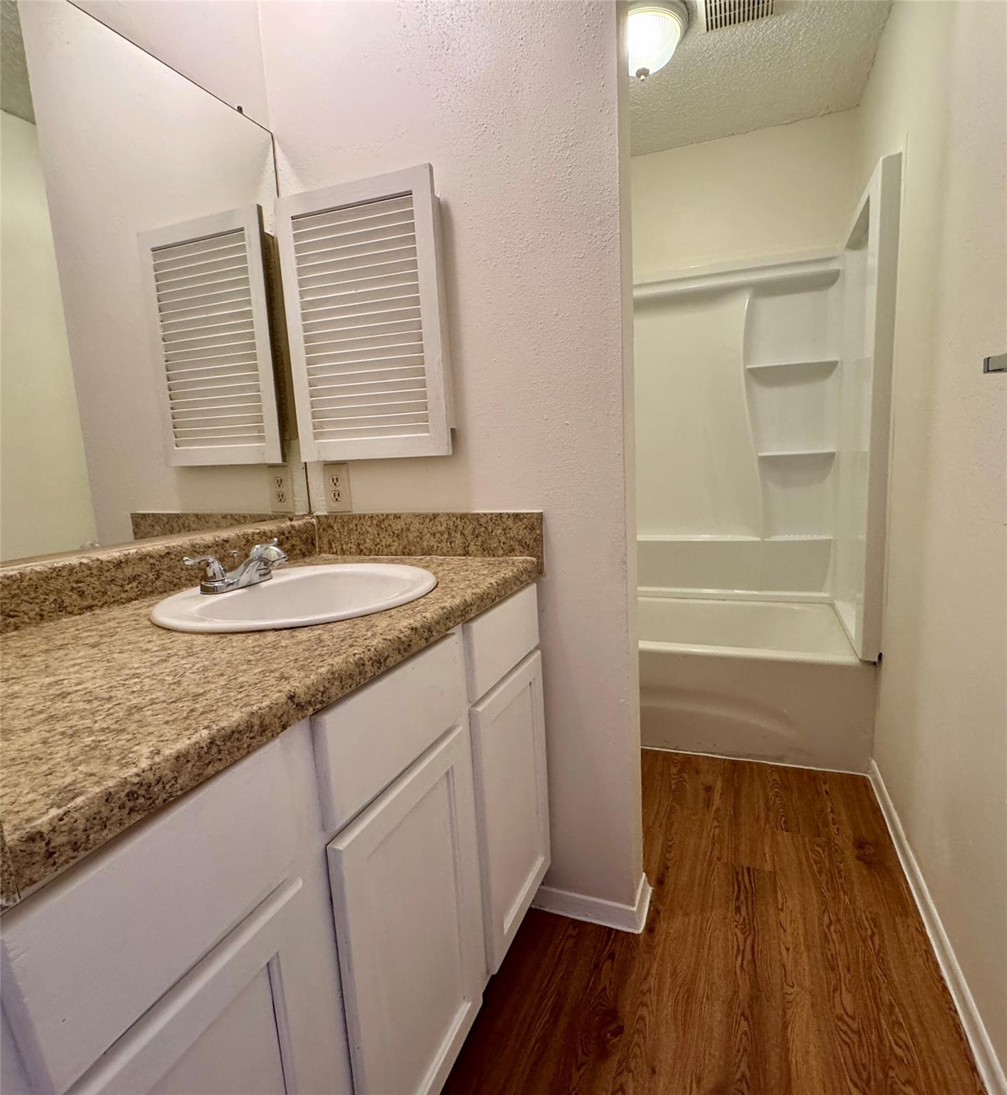 8905 Parkfield Dr # 201, Austin, TX 78758