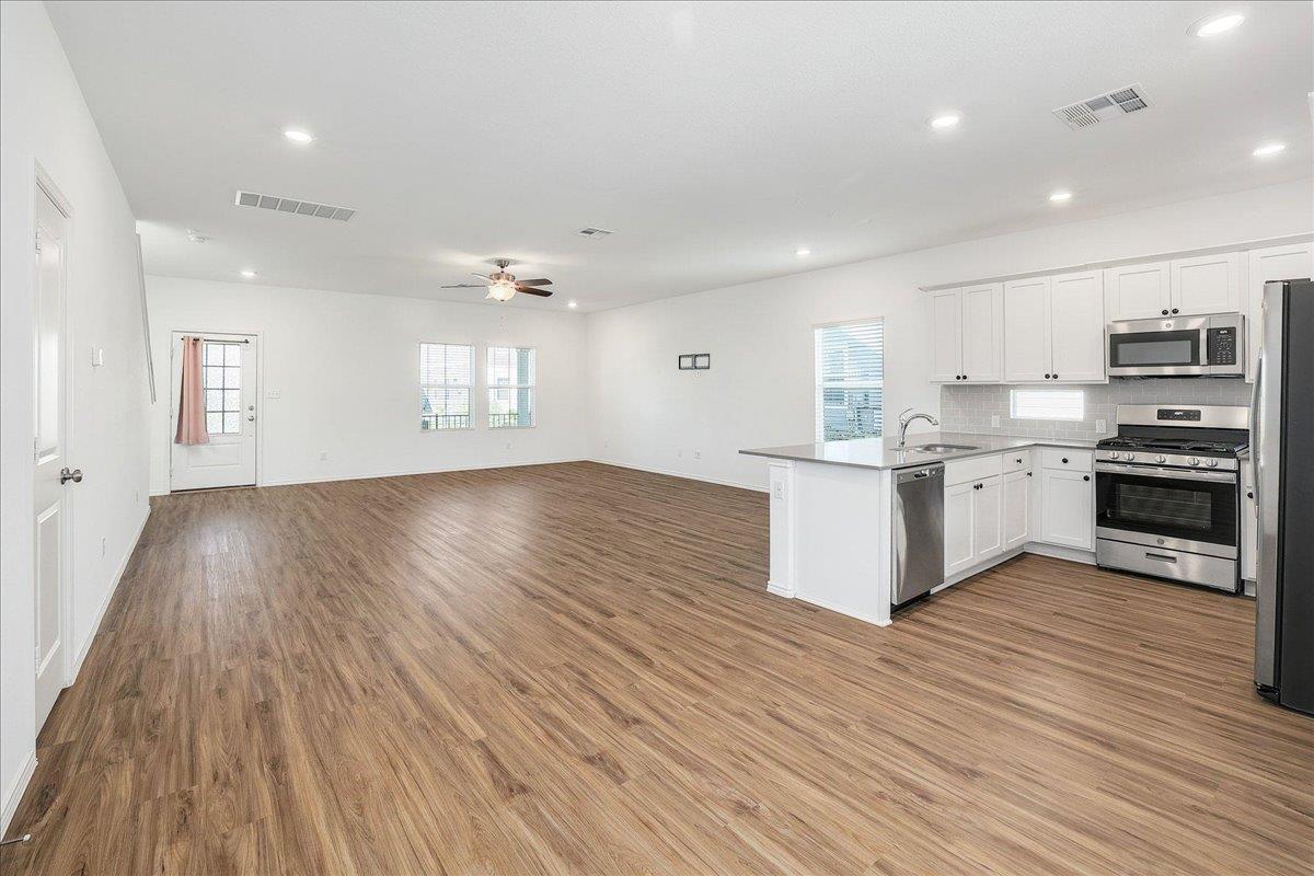 1340 Linwood St, Leander, TX 78641