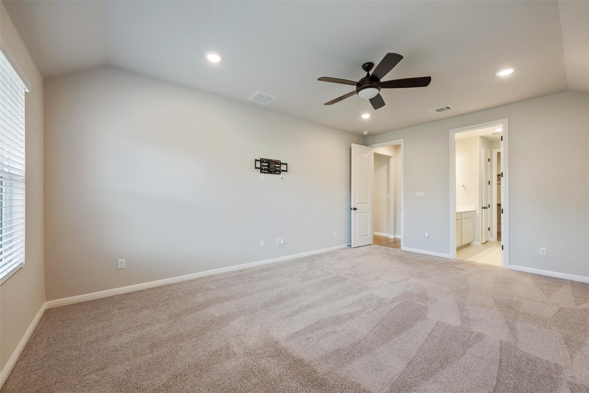 208 Golden Gate Ln, Kyle, TX 78640