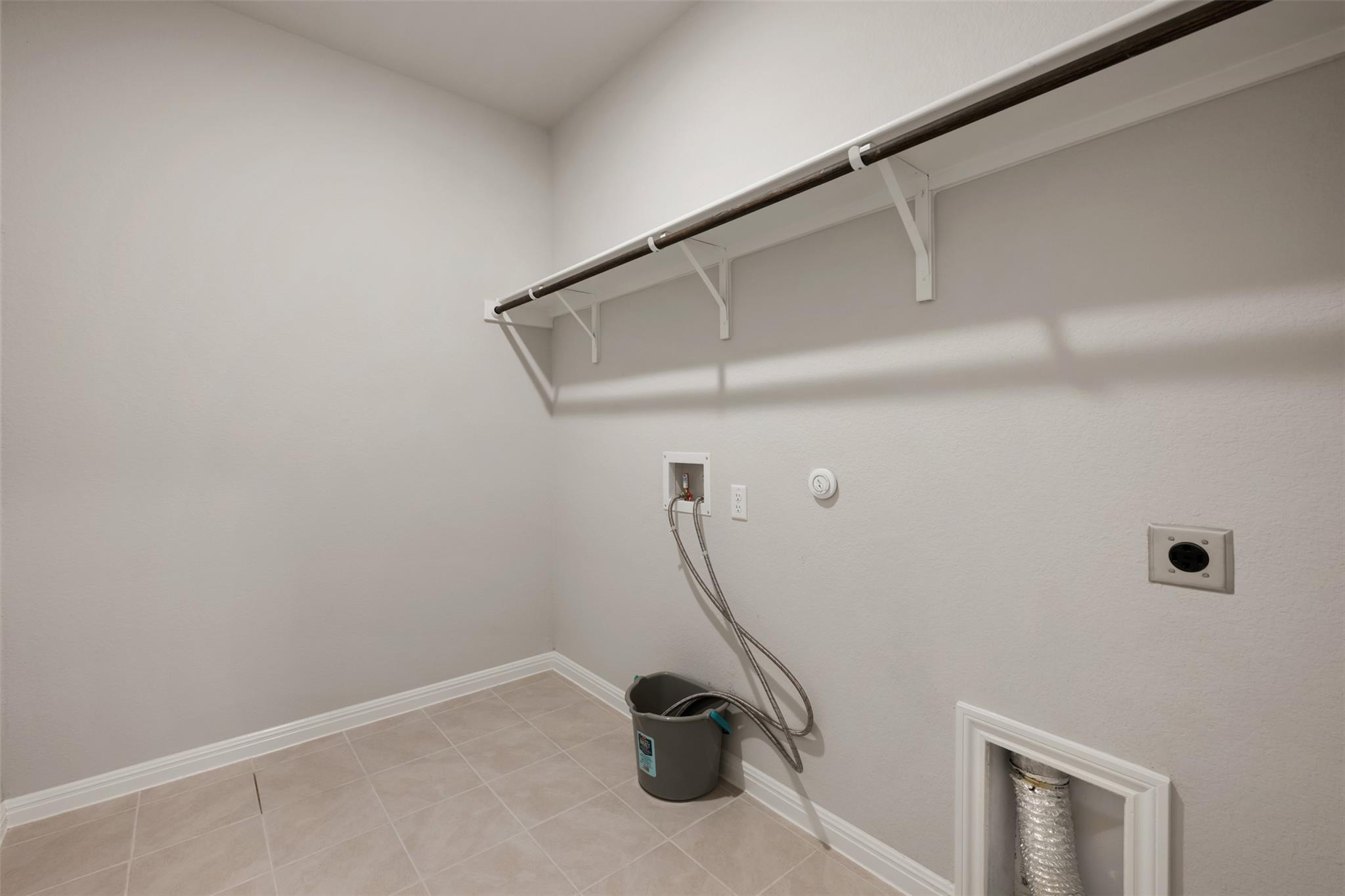 208 Golden Gate Ln, Kyle, TX 78640