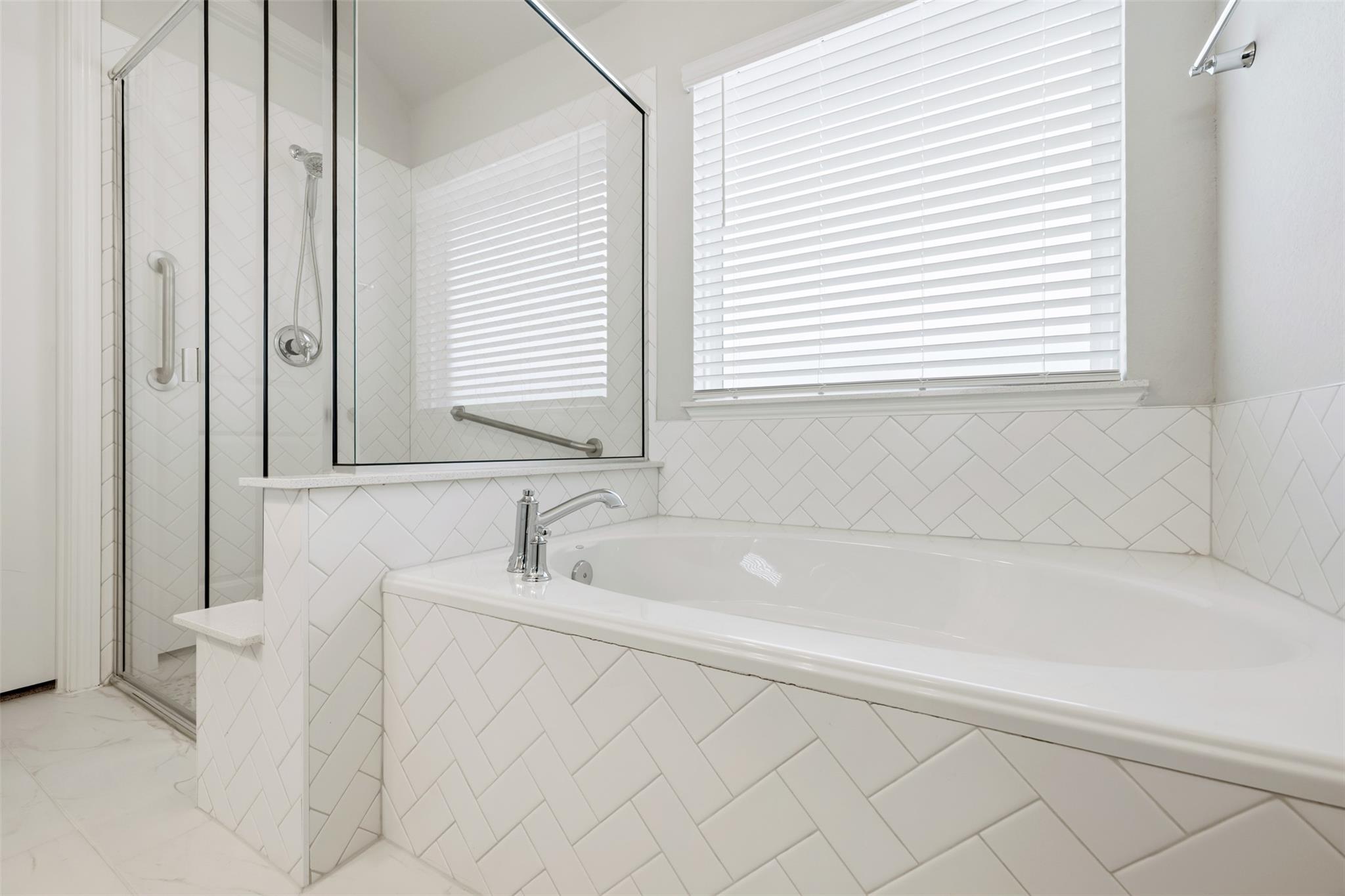 208 Golden Gate Ln, Kyle, TX 78640