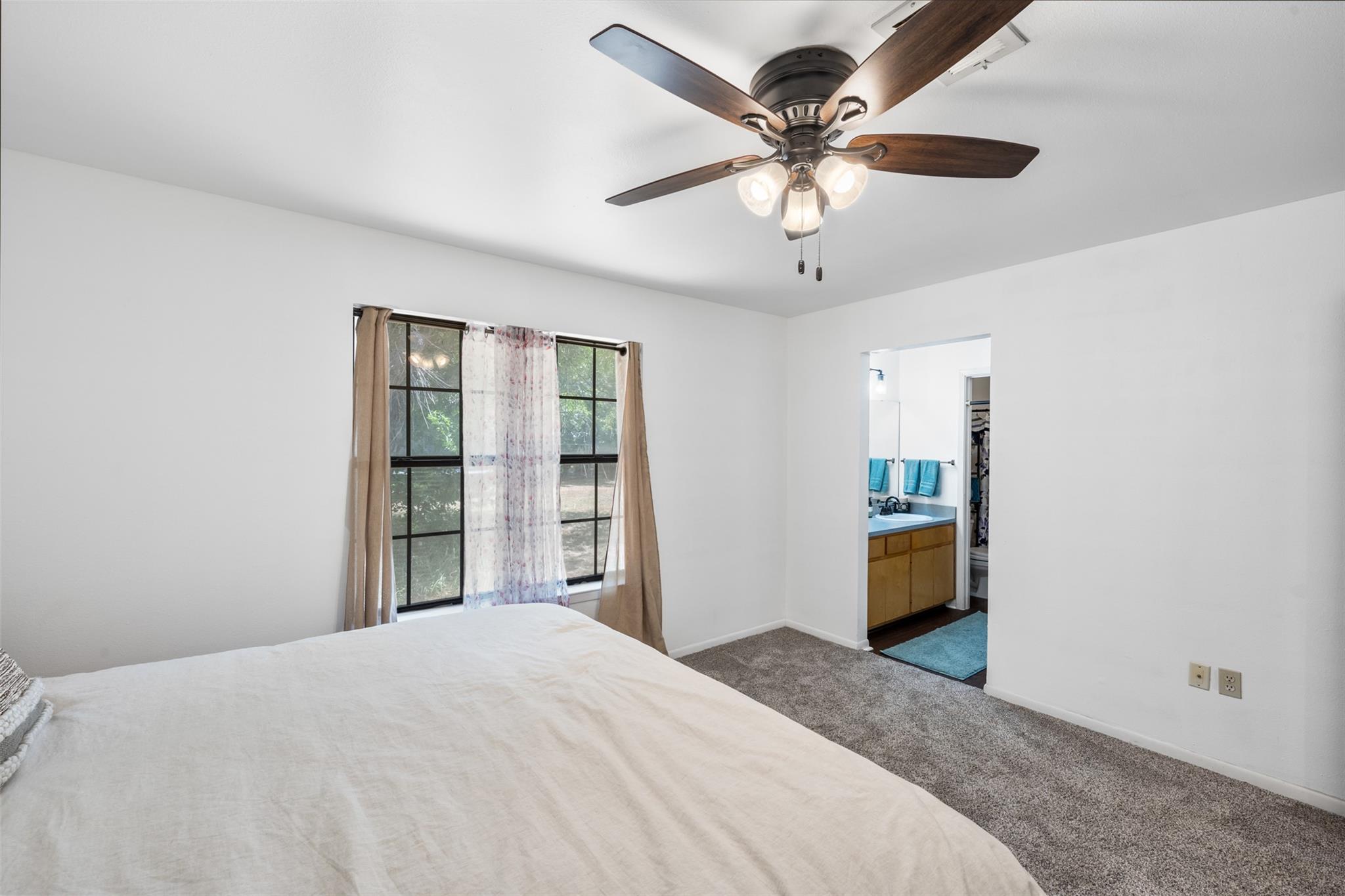 1405 Oak Park Ln, Salado, TX 76571