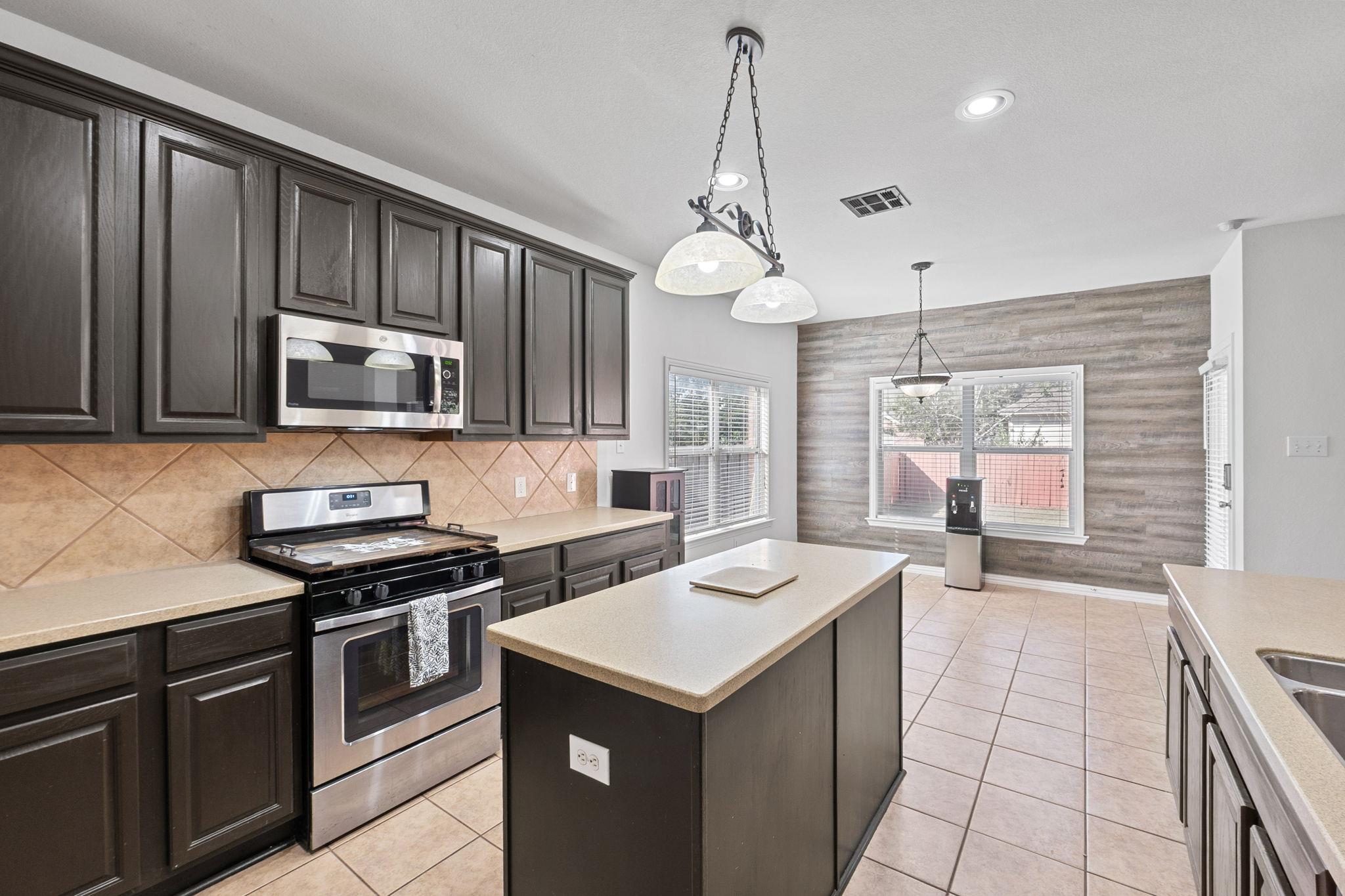 2415 Elkhorn Ranch Rd, Leander, TX 78641