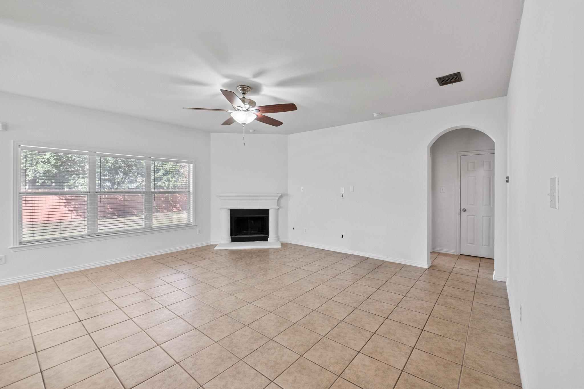 2415 Elkhorn Ranch Rd, Leander, TX 78641