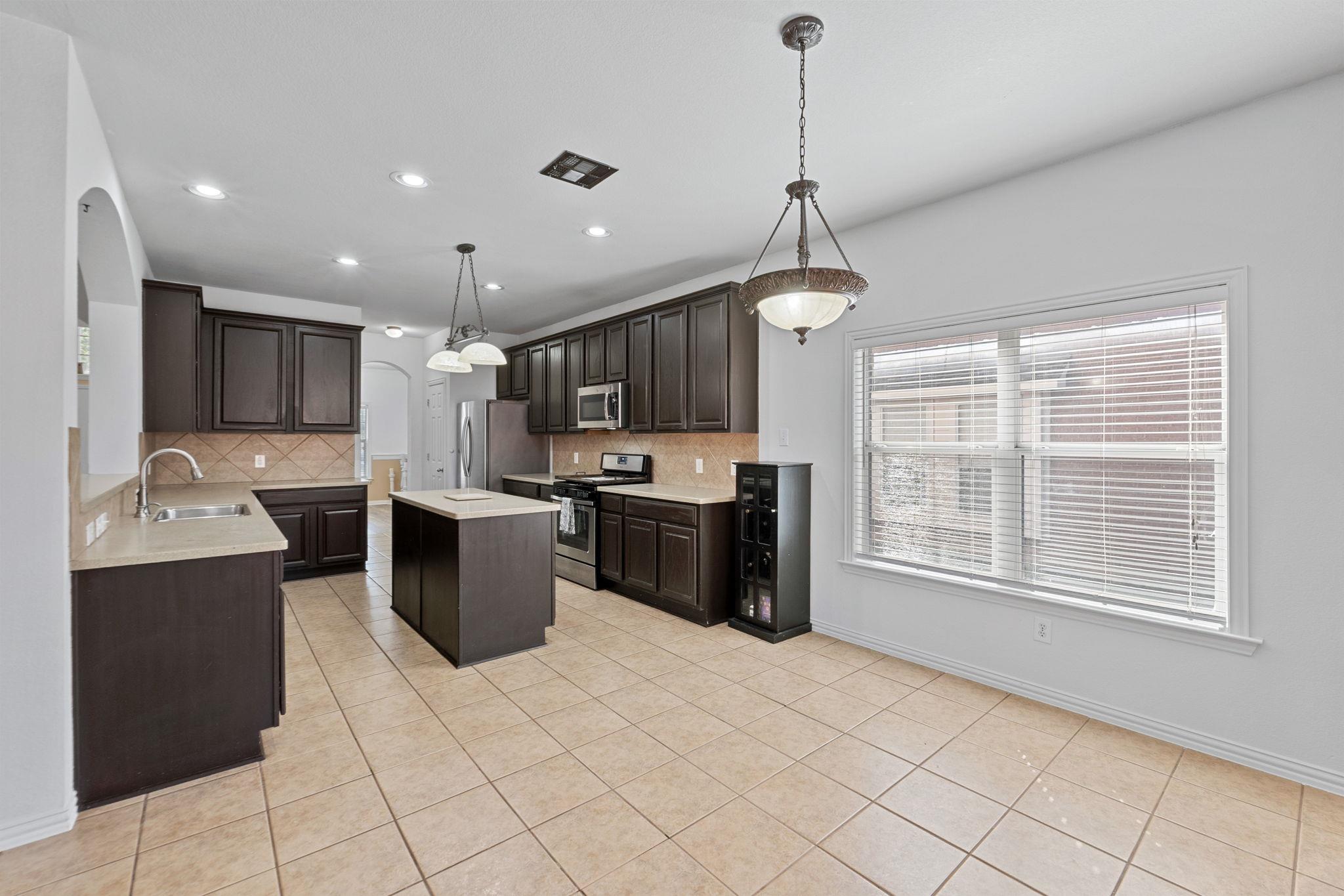 2415 Elkhorn Ranch Rd, Leander, TX 78641