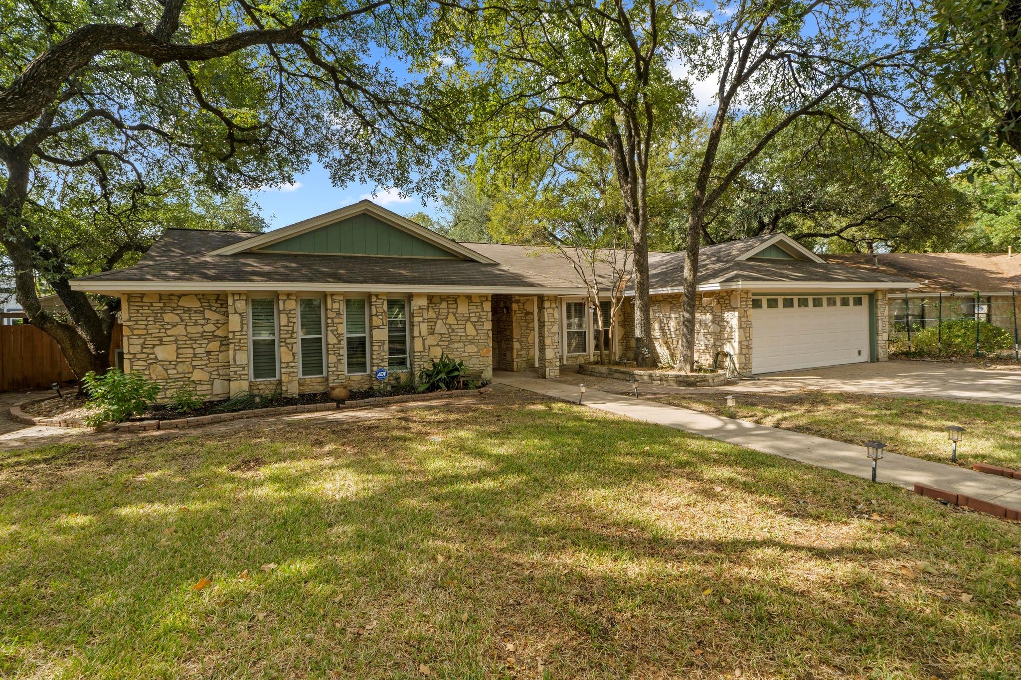 10305 Caracara Dr, Austin, TX 78750