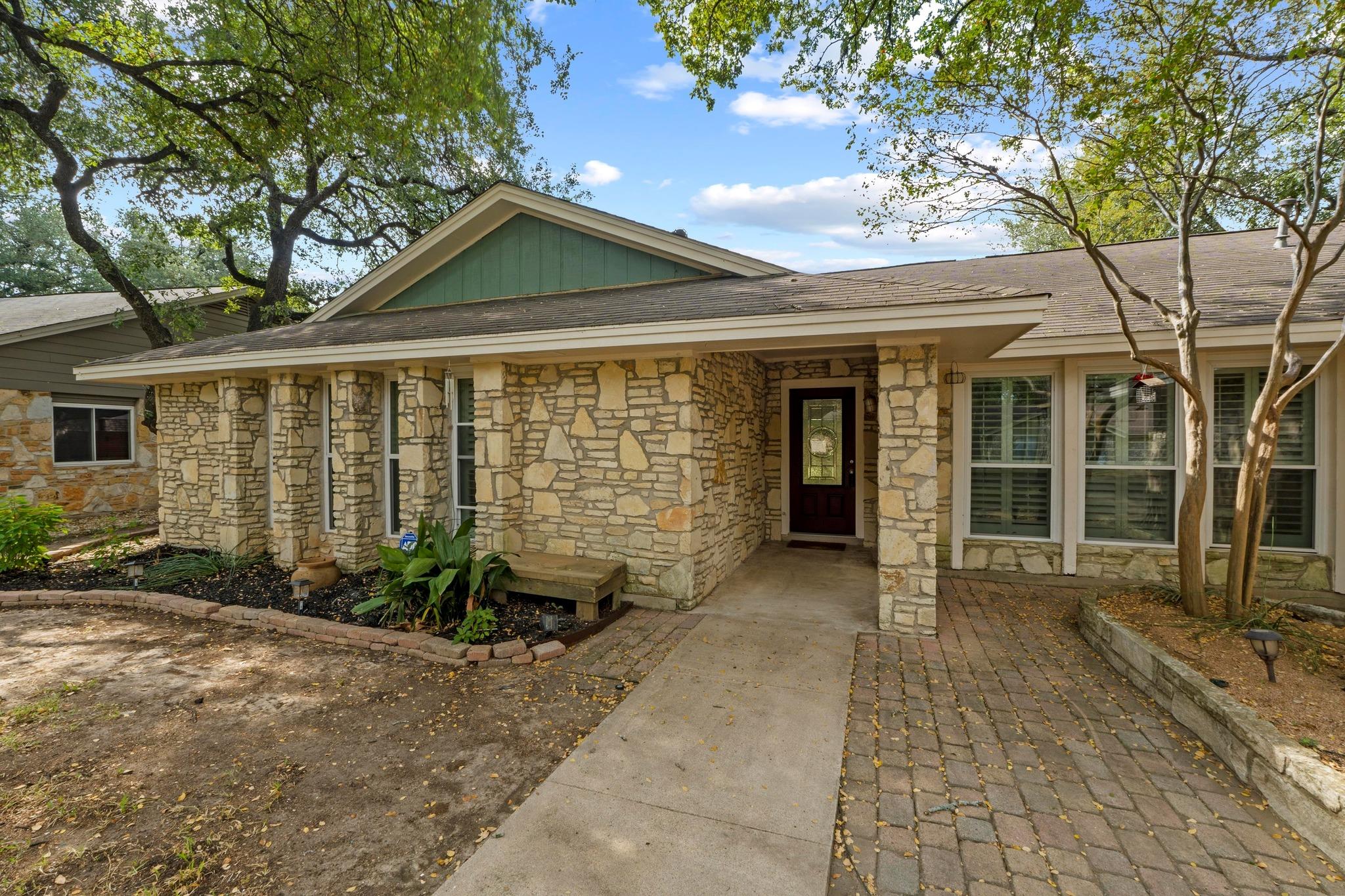 10305 Caracara Dr, Austin, TX 78750